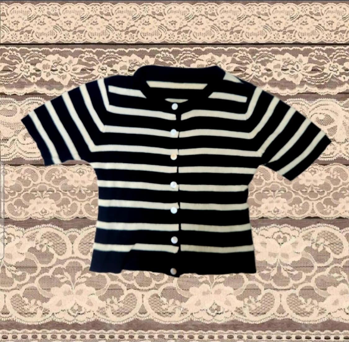 빈티지 자개 포인트 스트라이프 니트 세미크롭티 상품이미지1