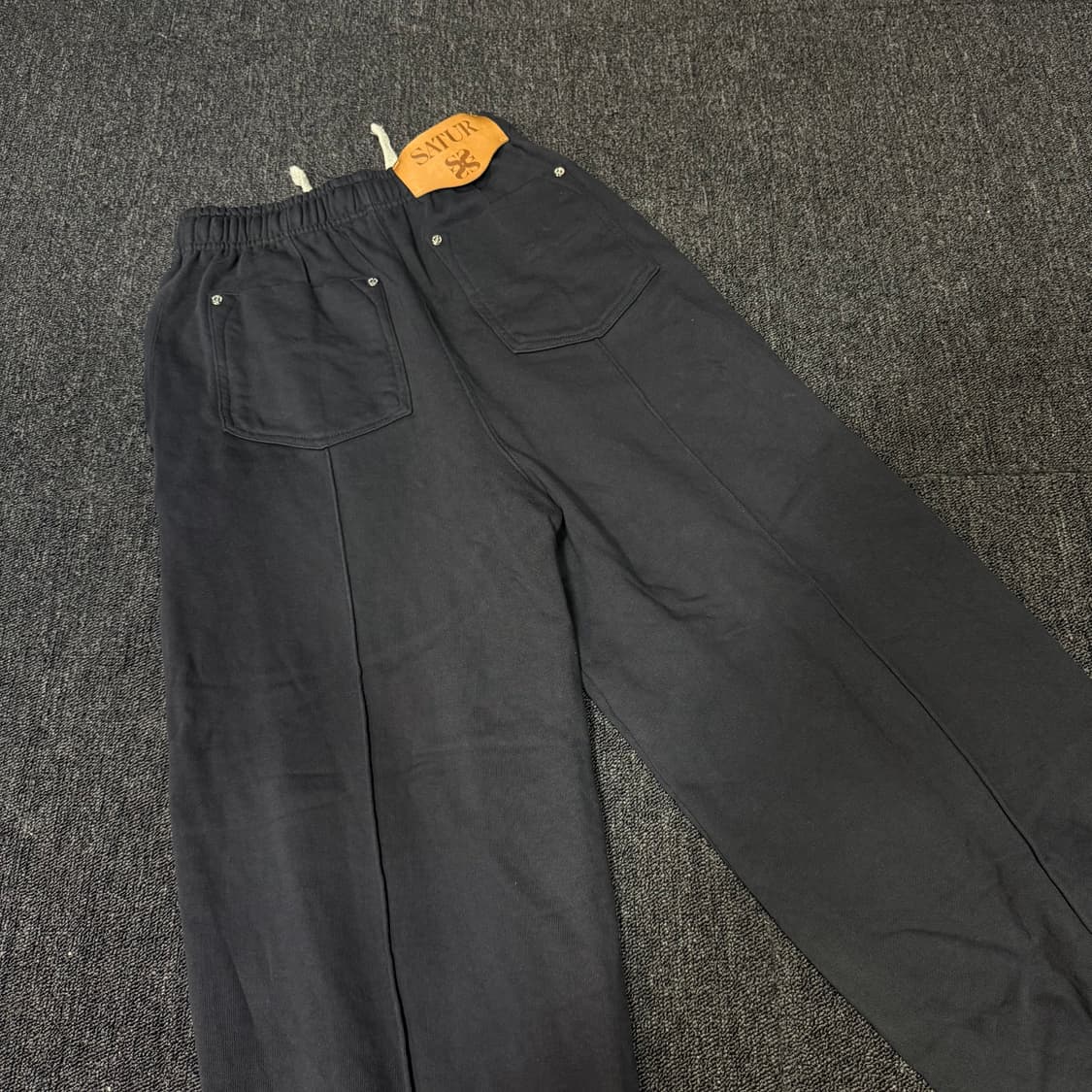 SATUR 가죽패치 조거팬츠 상품이미지6