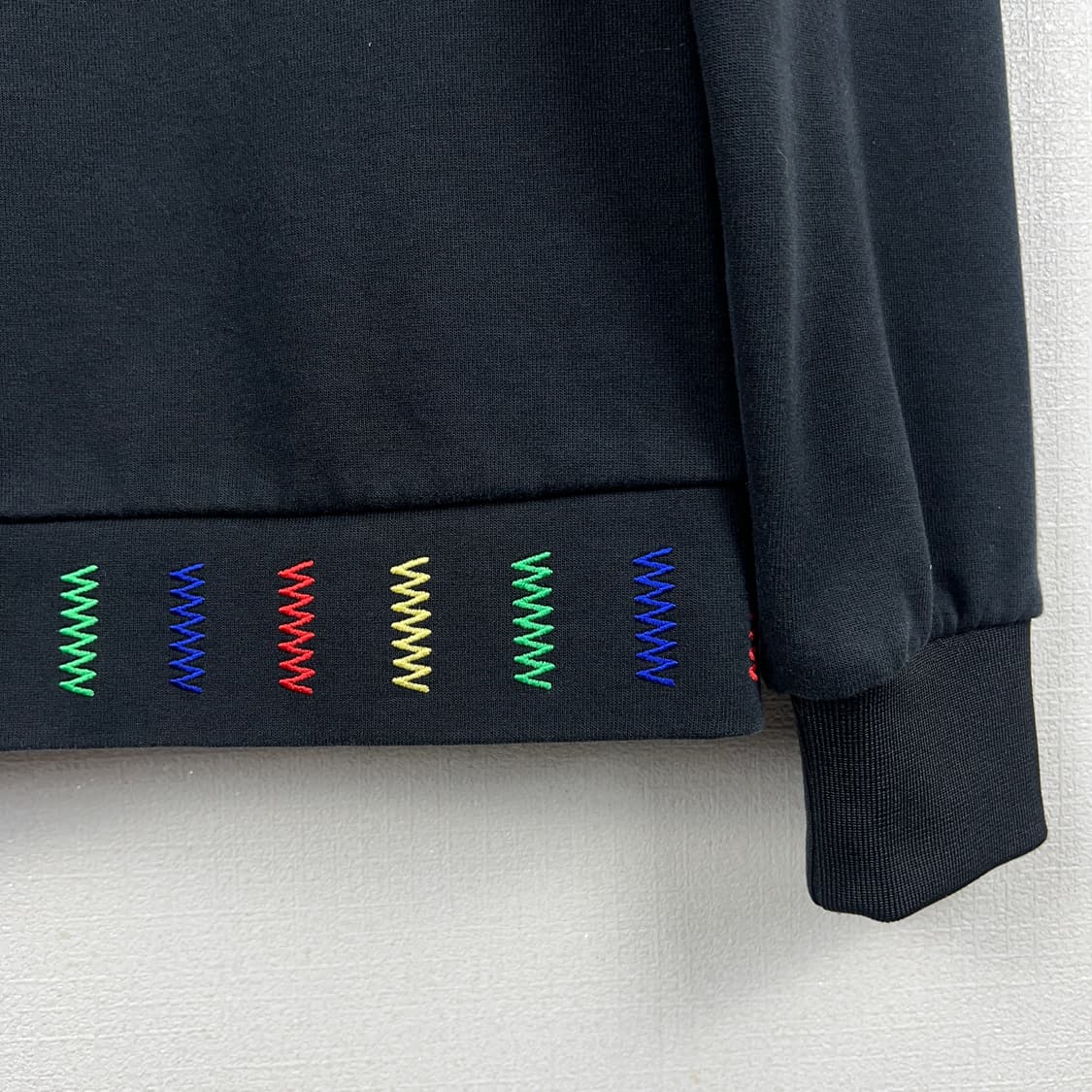 까스텔바작 여성 AMOUR 비즈 장식 맨투맨 90 상품이미지5