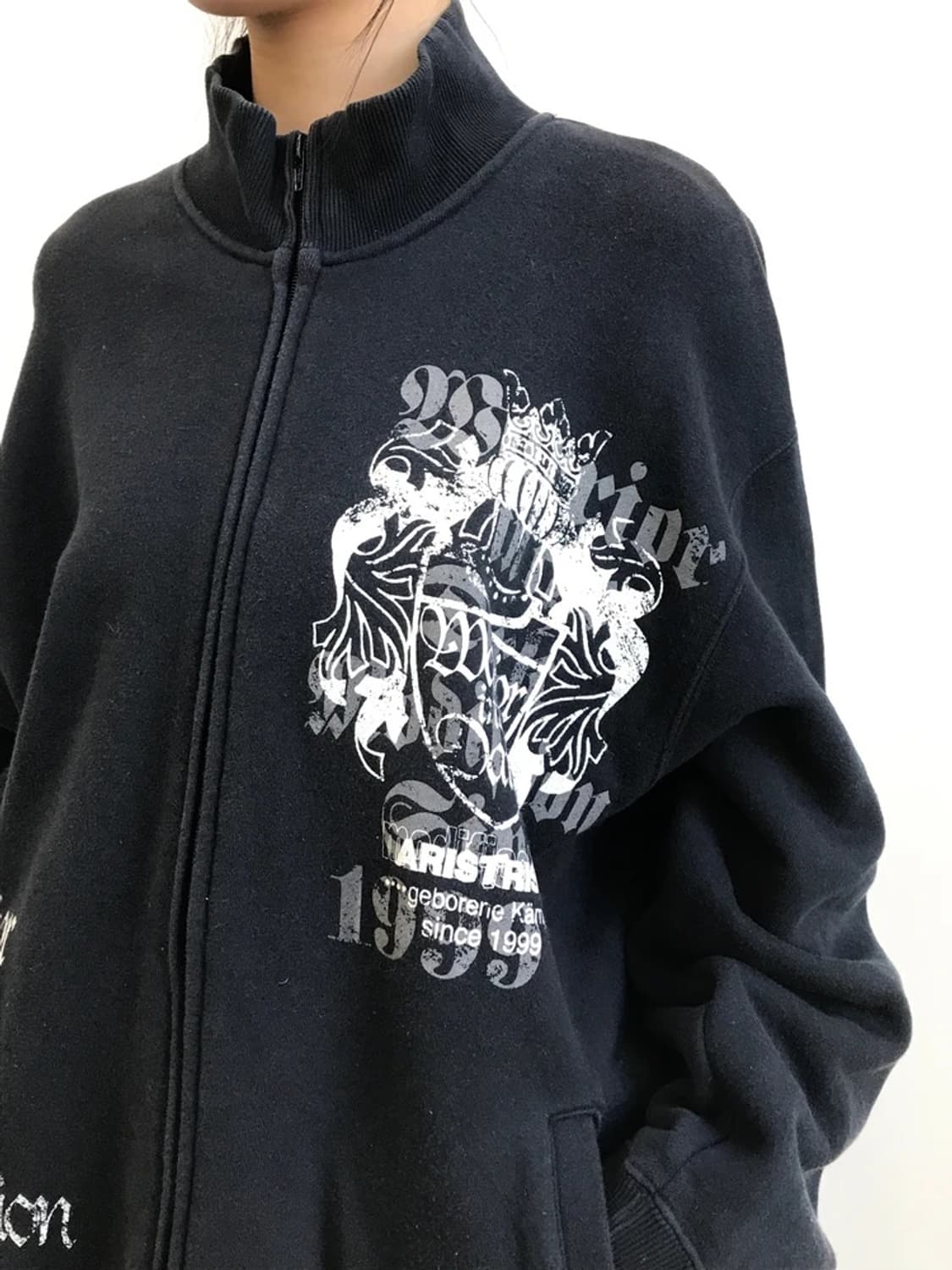 ARISTRIST Graphic Zip Sweatshirt 상품이미지3