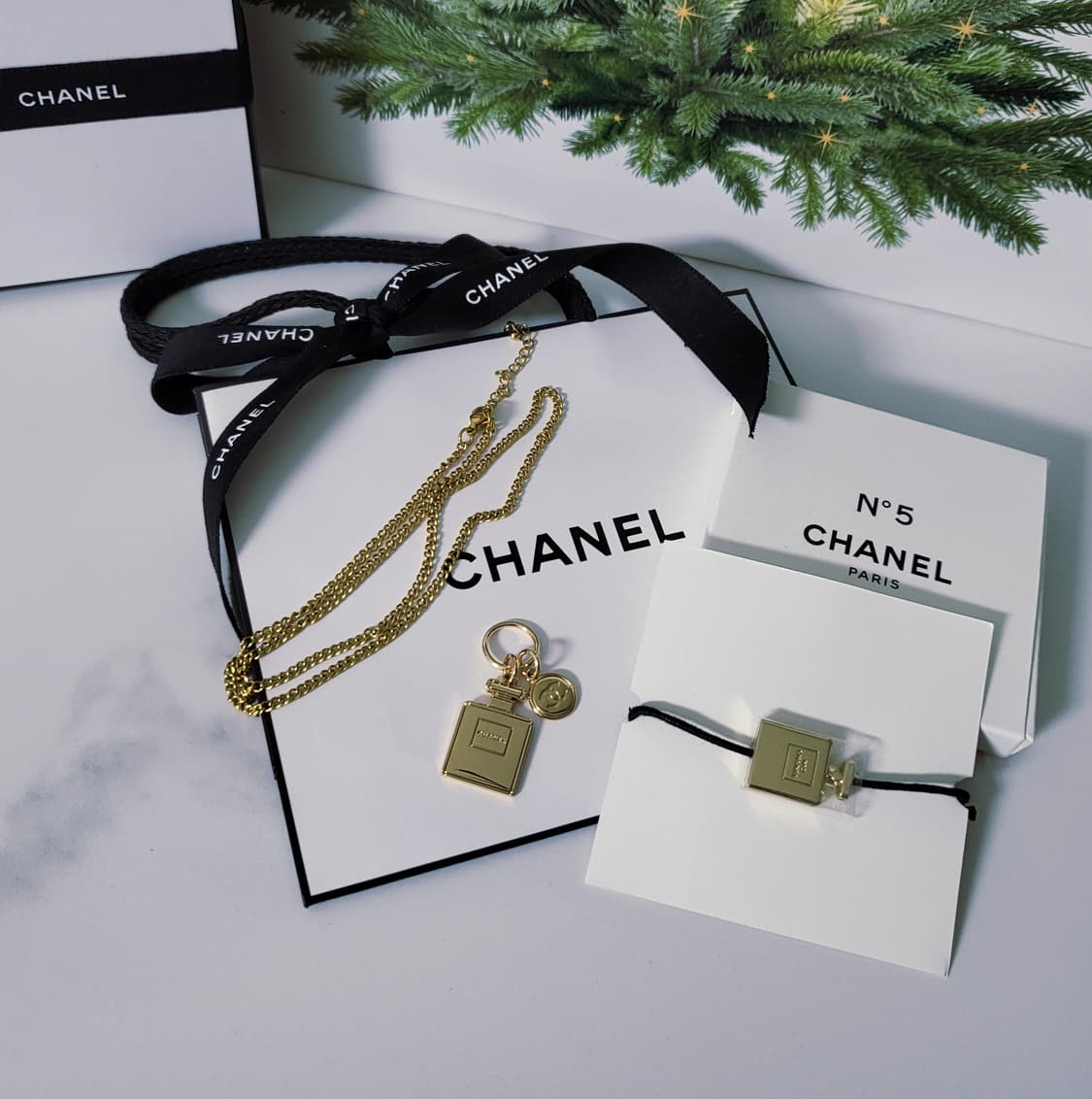 샤넬 뷰티홀리데이 마드모아젤 참장식+매듭팔찌+쇼핑백/샤넬목걸이 팔찌 키링 상품이미지1
