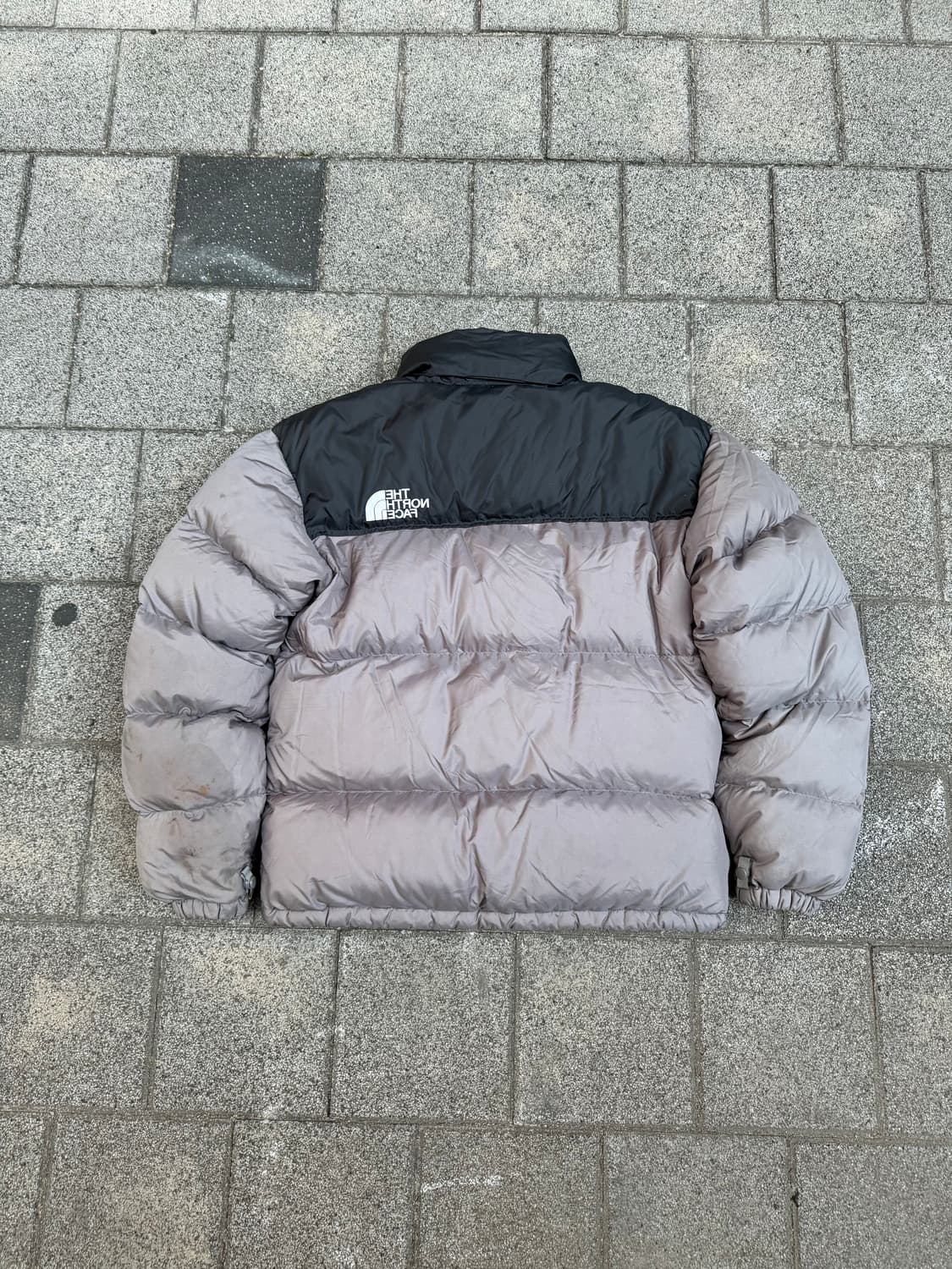 노스페이스 회색/검정 패딩 상품이미지2