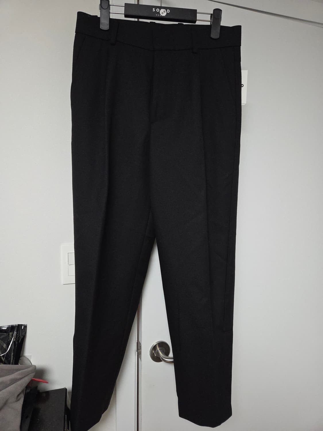 [새상품] 솔리드옴므 밑단 절개 울 슬랙스 48 상품이미지1