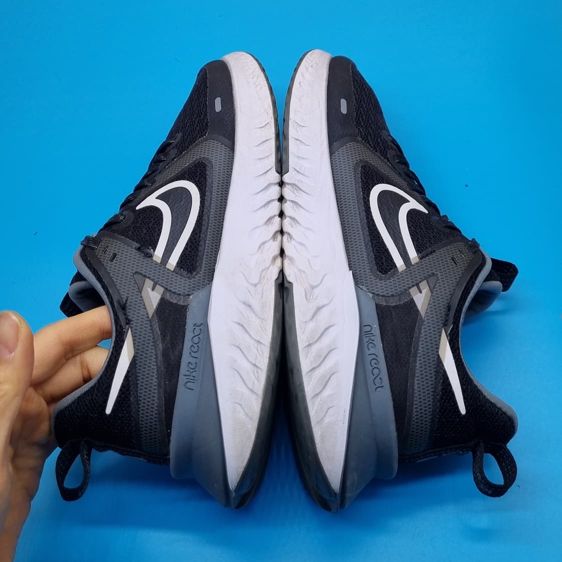 나이키 레전드 리액트2 런닝화240 상품이미지5