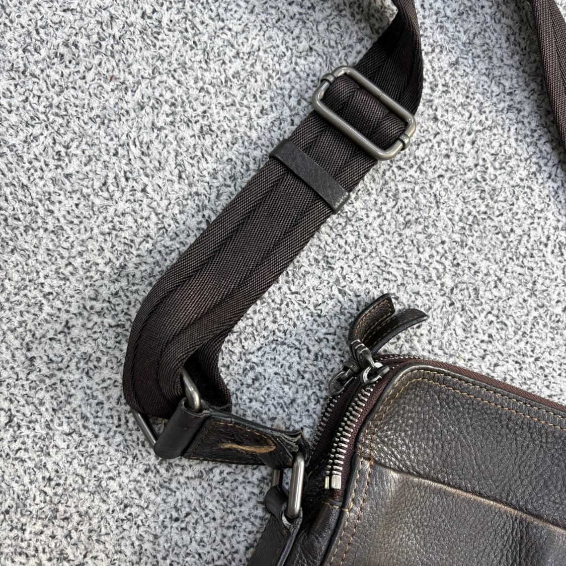 닥스 가죽 크로스백 0409J 상품이미지3