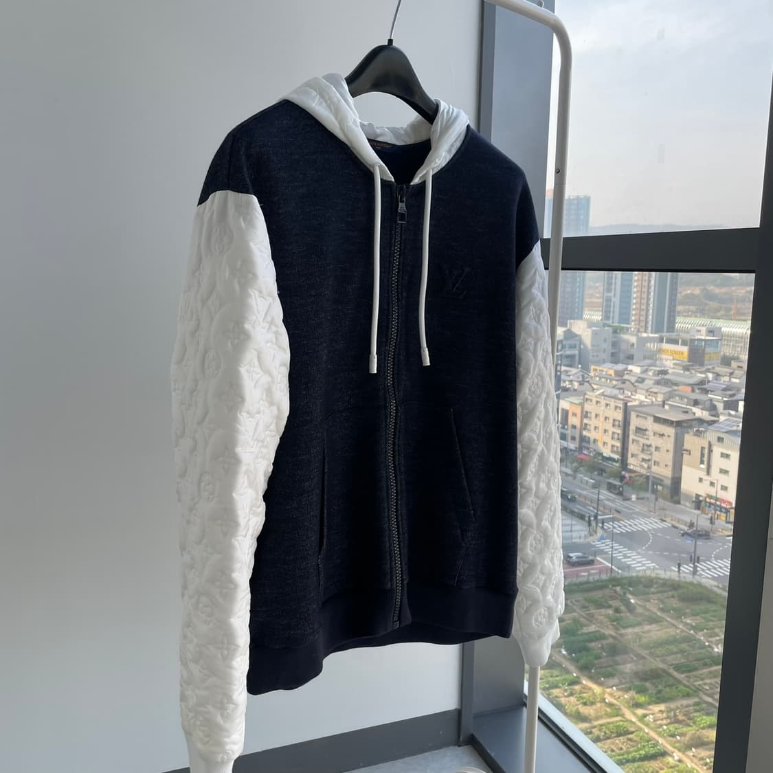 (xxl) 루이비통 모노그램 하이브리드 후드집업 상품이미지2