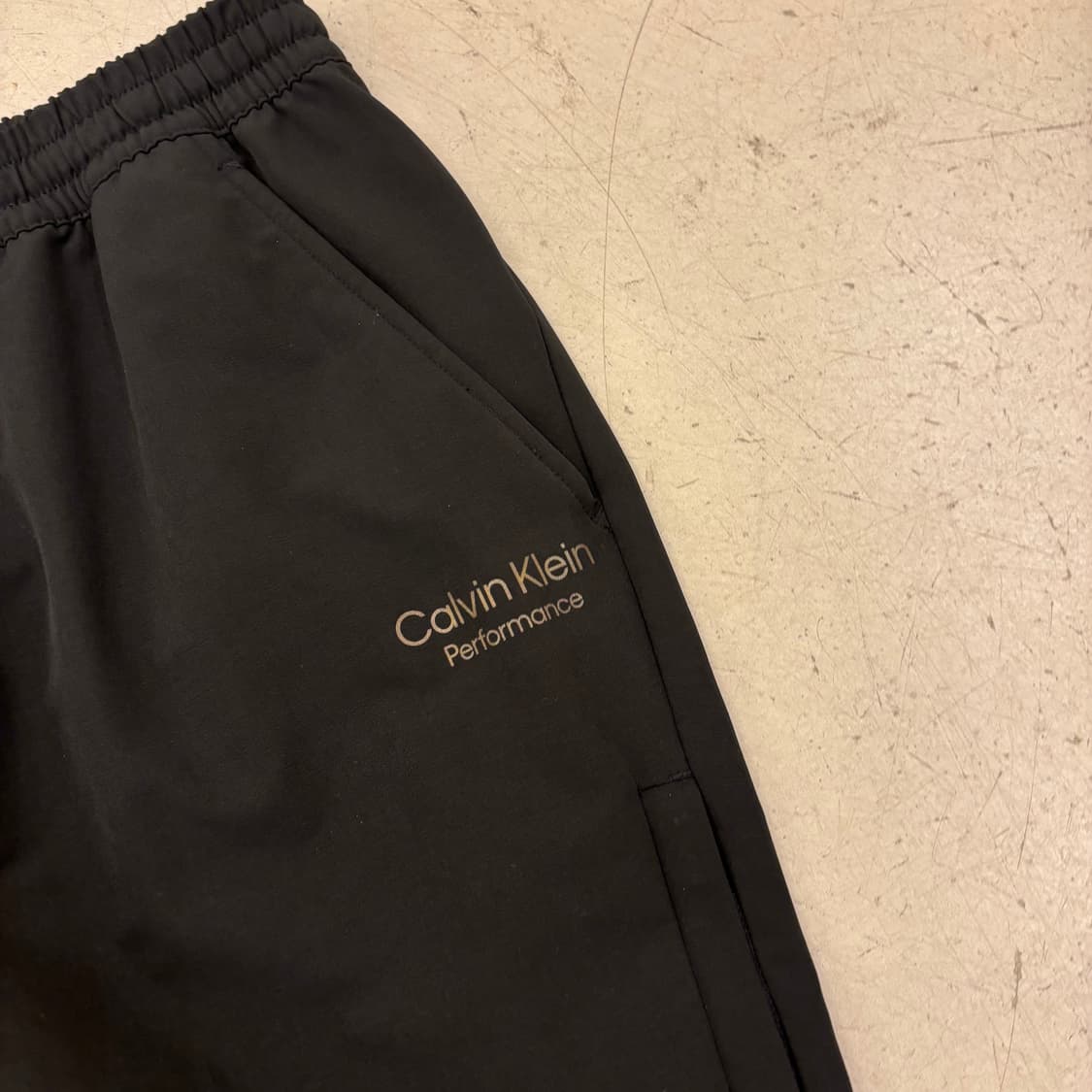캘빈클라인 퍼포먼스 블랙 트레이닝 조거 팬츠 상품이미지2