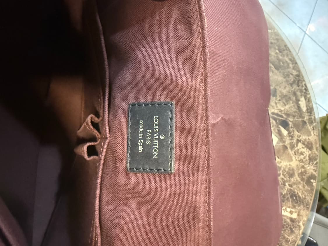 정품 루이비통 디스트릭트 메신저백 팝니다 상품이미지8