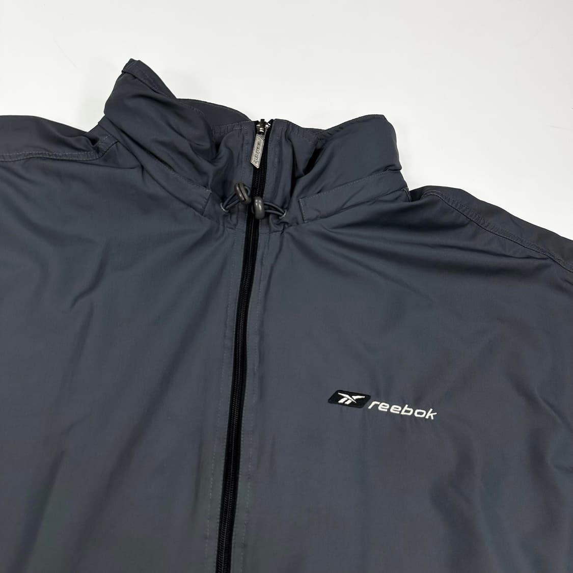 리복 올드스쿨 차콜 바람막이 자켓 (3XL) 상품이미지3