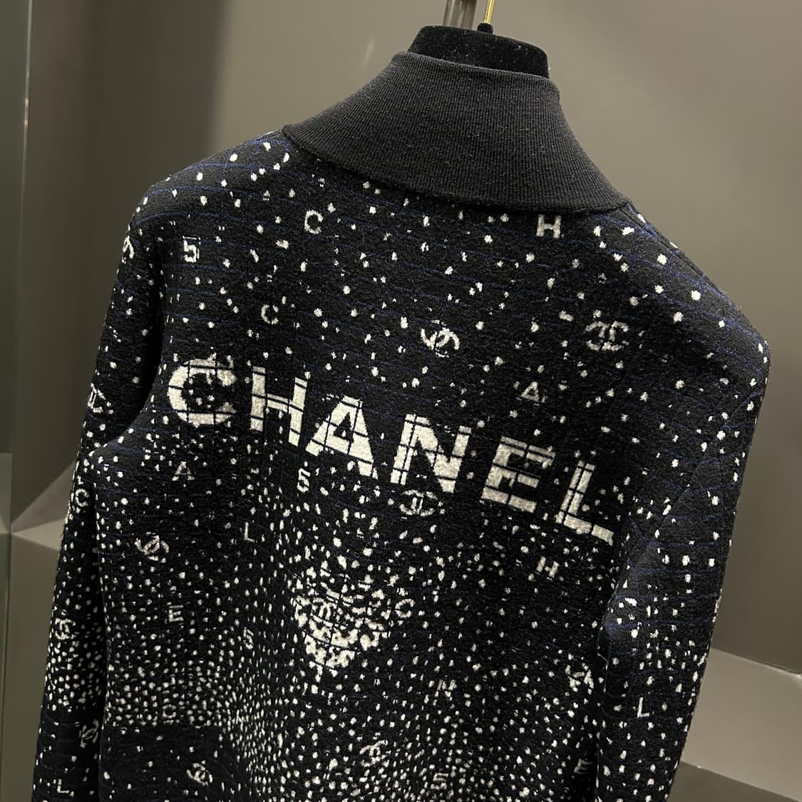 샤넬 레터링 CC 니트집업 상품이미지8