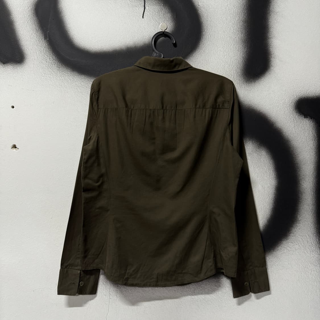 켈빈클라인 이태리 딥 카키 크롭 셔츠 블라우스 상품이미지2