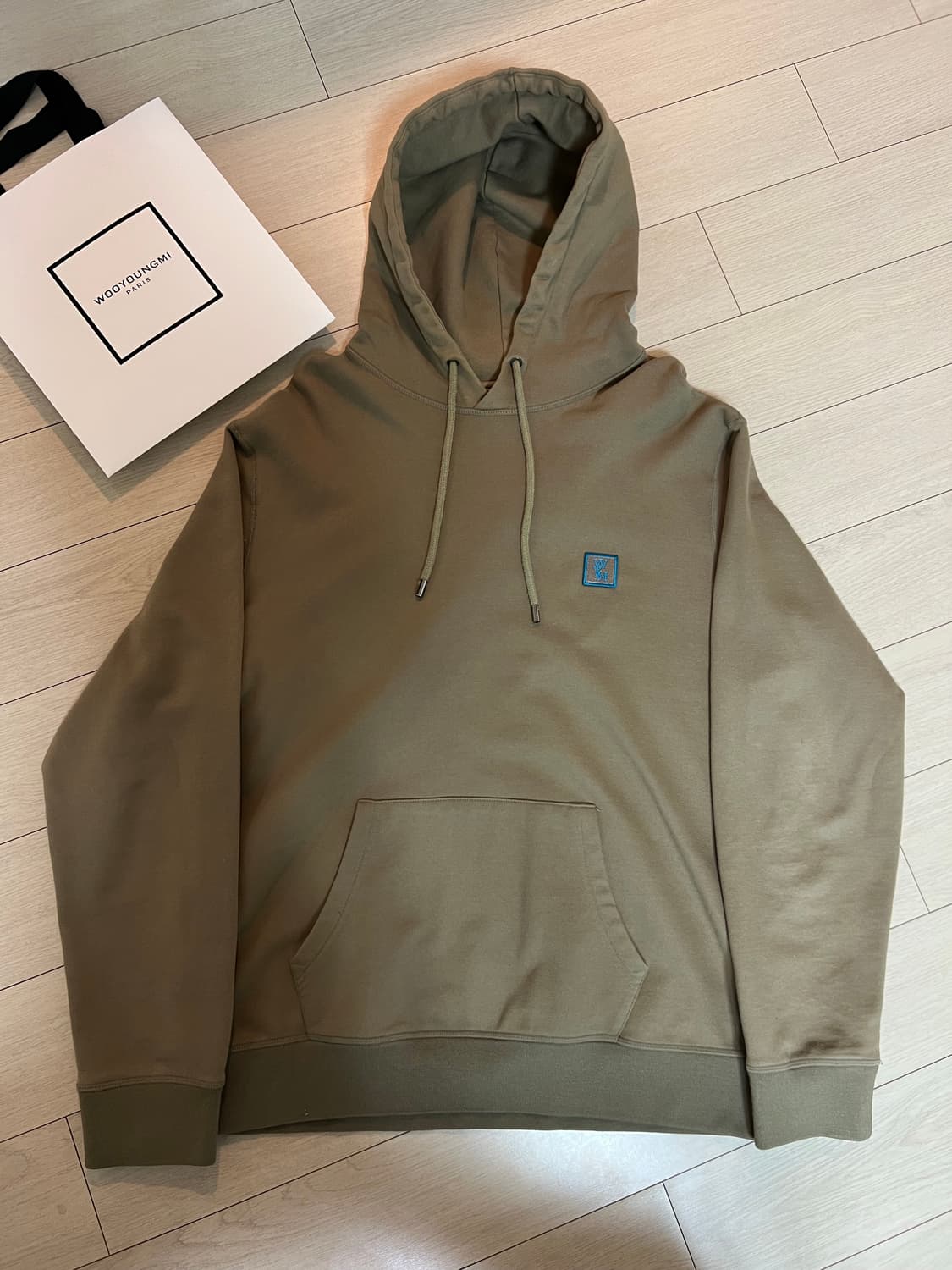 우영미 백로고 후드티 상품이미지1