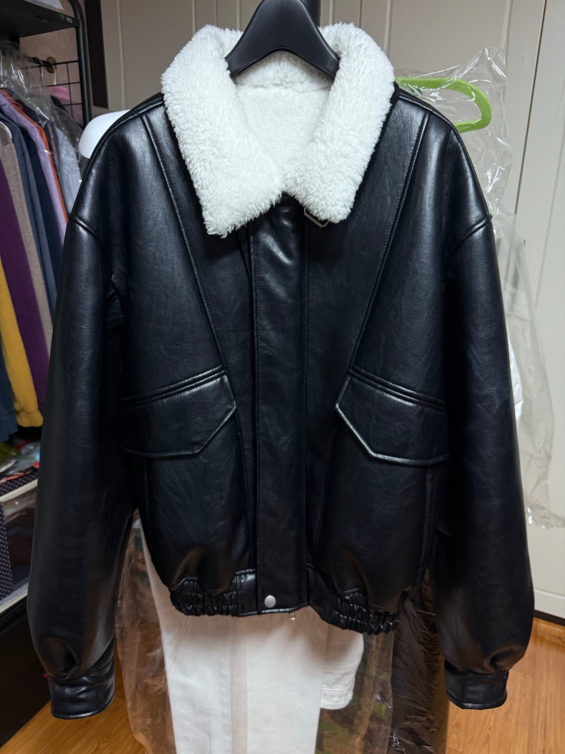 스페로네 - A-2 워싱 레더 무스탕 자켓 (블랙/M) 상품이미지1