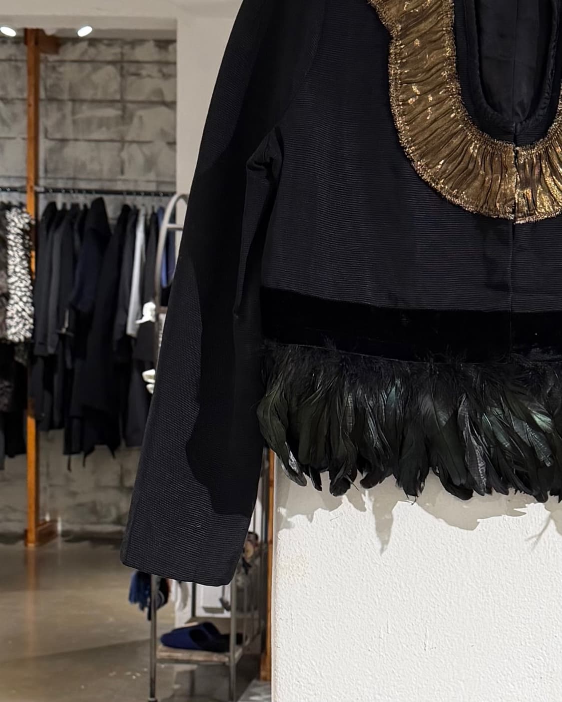 드리스 반 노튼 블랙 패더 골드게더링 자켓 상품이미지5