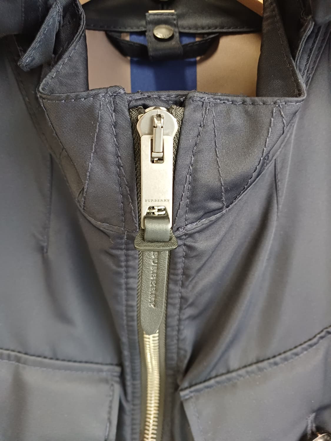 버버리 봄버 후드 자켓 상품이미지6