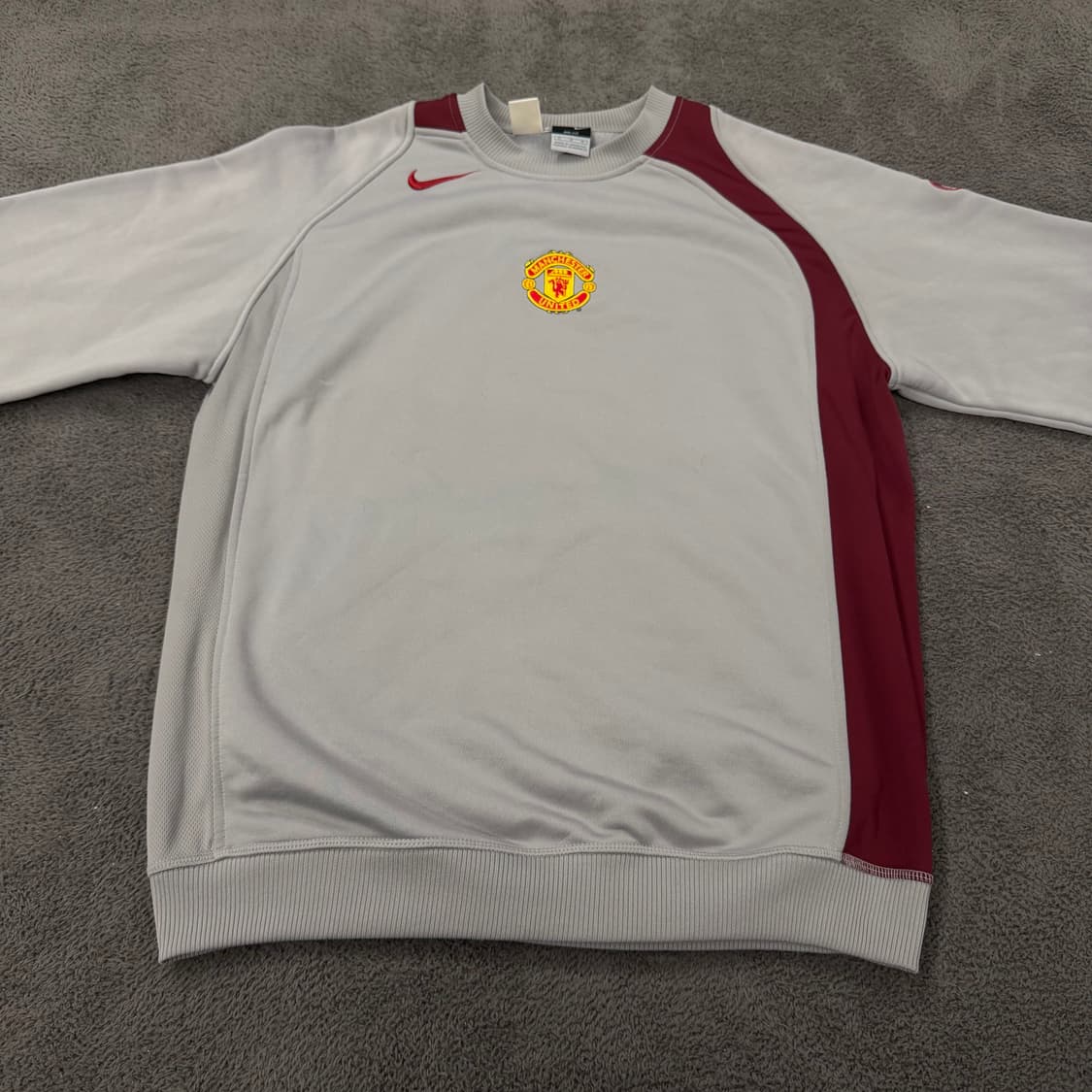 [정품/M,100] 나이키 스우시 맨체스터 유나이티드 맨투맨 상품이미지3