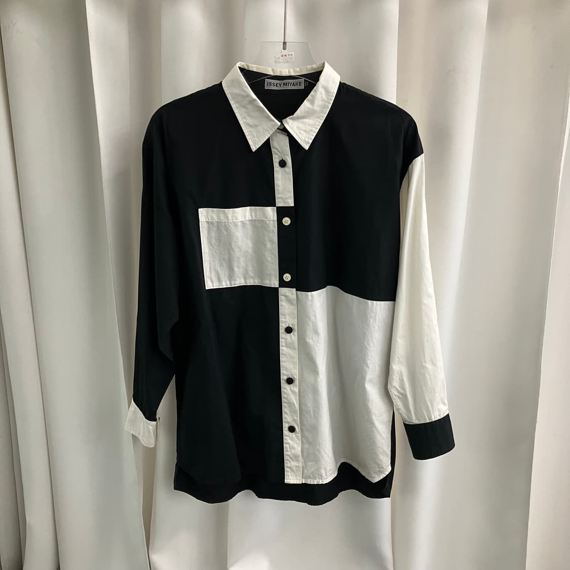 이세이미야케 블랙 화이트 배색 코튼 셔츠 상품이미지1
