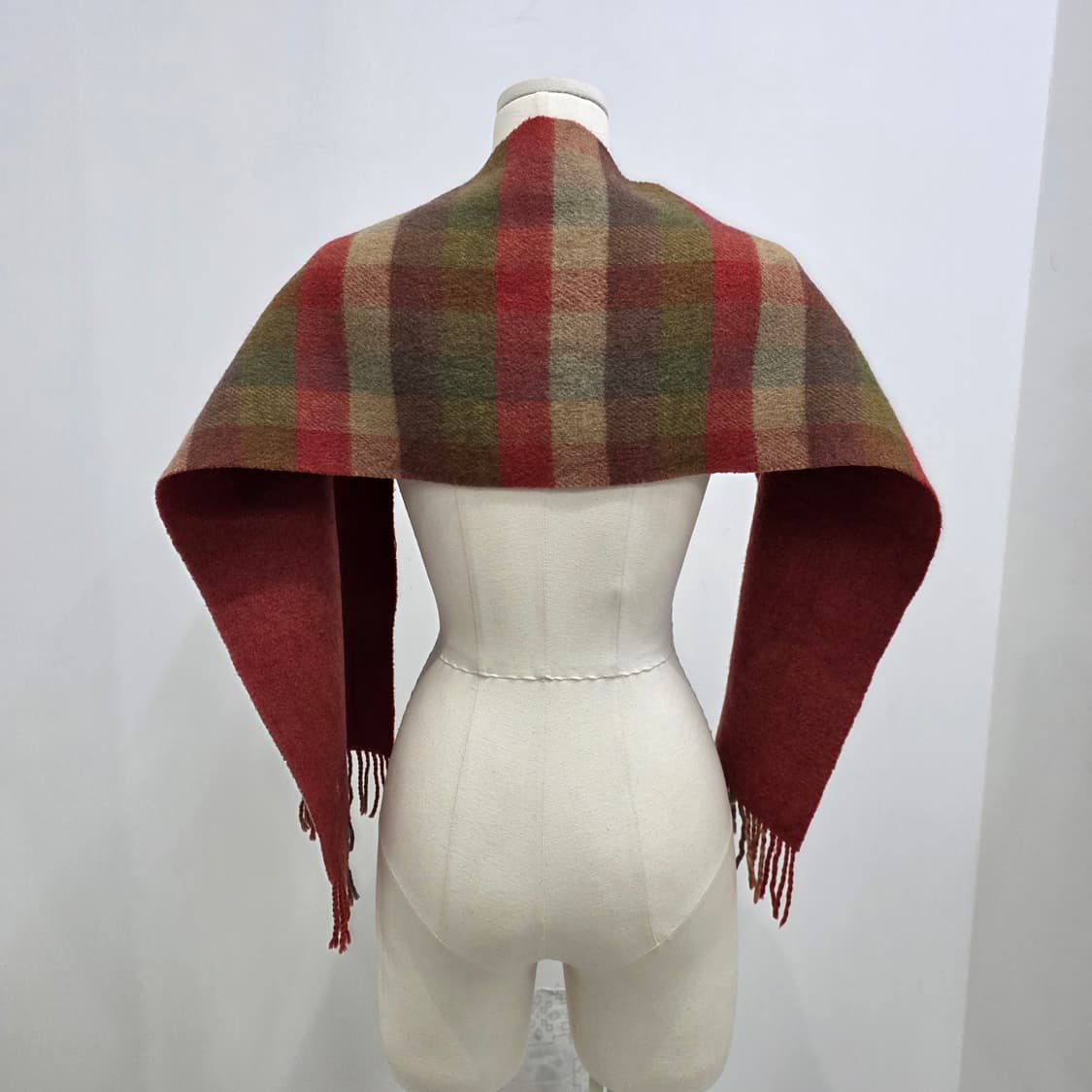 피에르 발망 울100% 양면 체크 머플러 상품이미지3