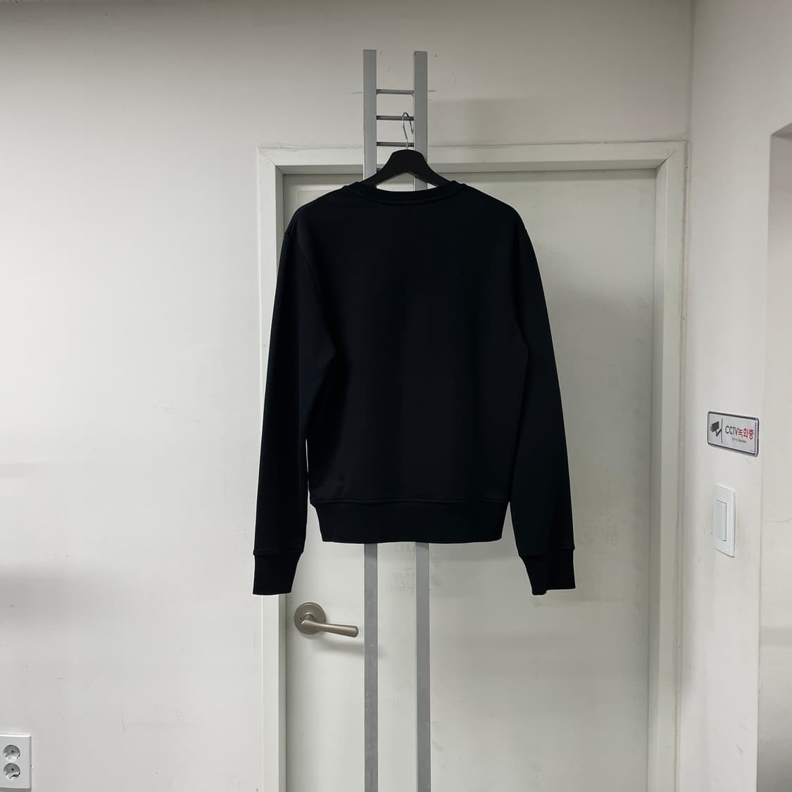 AMI 빅로고 블랙 맨투맨 M 상품이미지8