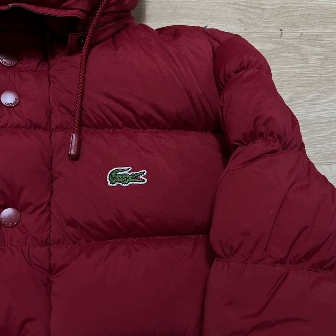 라코스테 여성 구스다운 자수로고 후드 패딩 점퍼 [버건디] L/100 상품이미지4