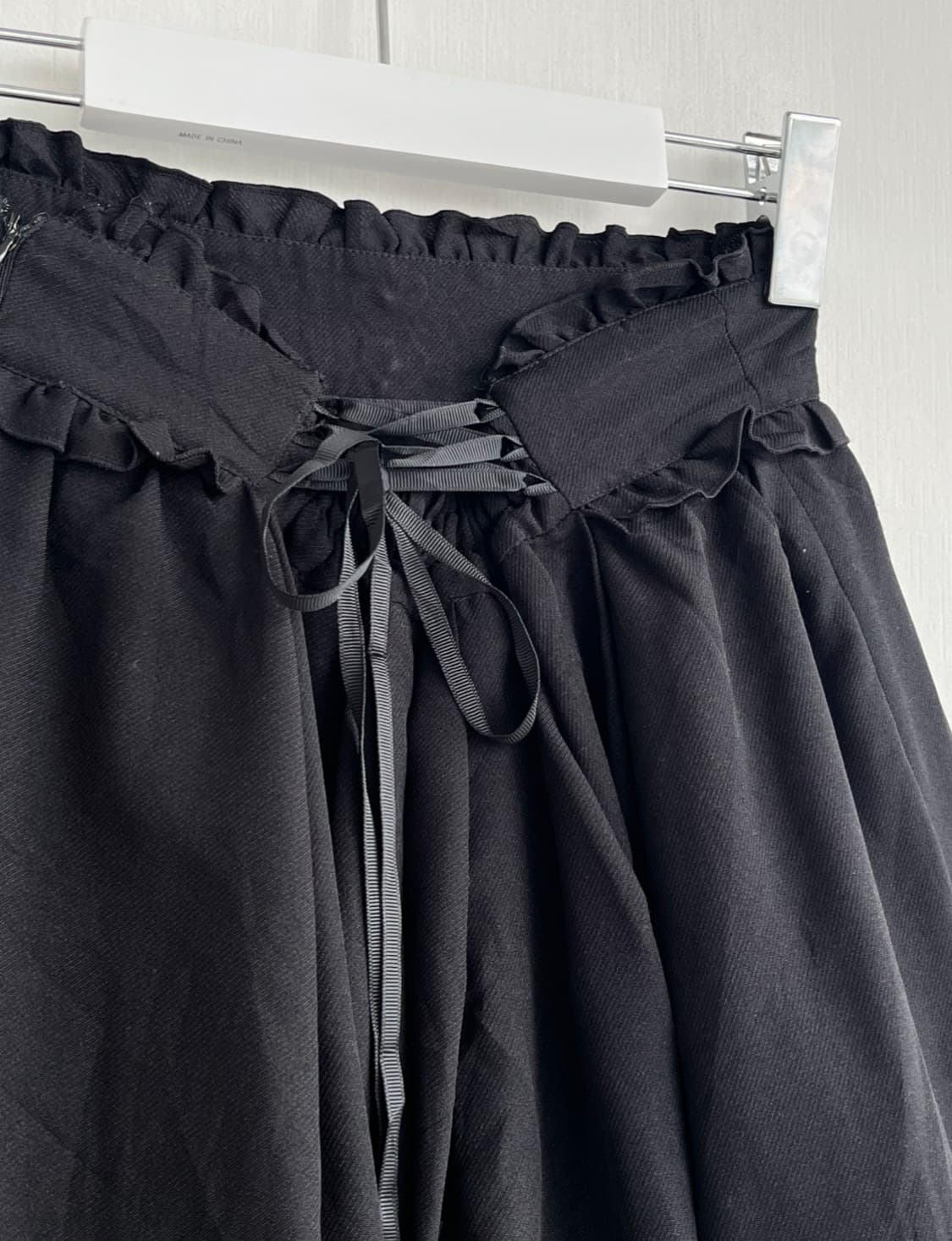 Secret Honey 블랙 프릴 아일렛 스커트 상품이미지5