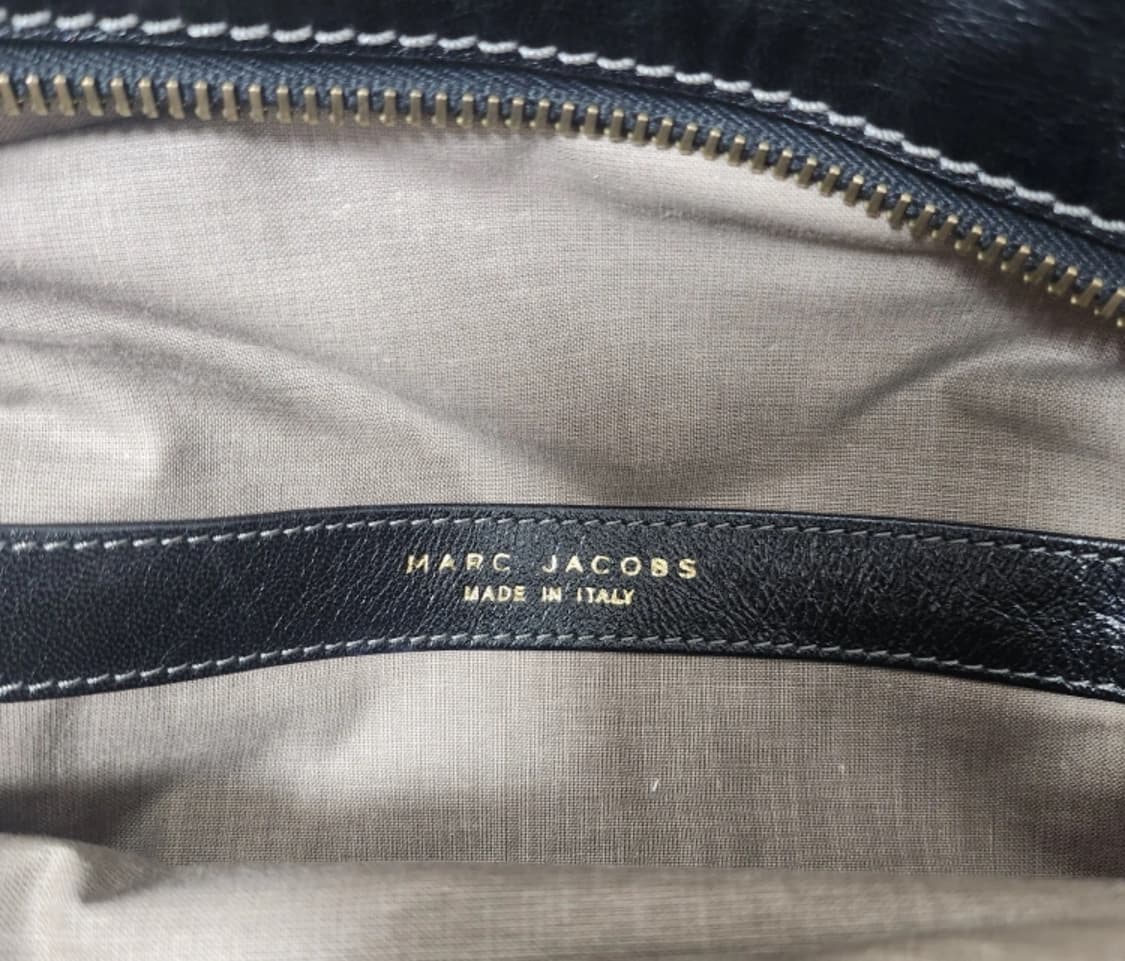 Marc jacobs 마크제이콥스 스터드 로고 가죽 토트백 상품이미지4