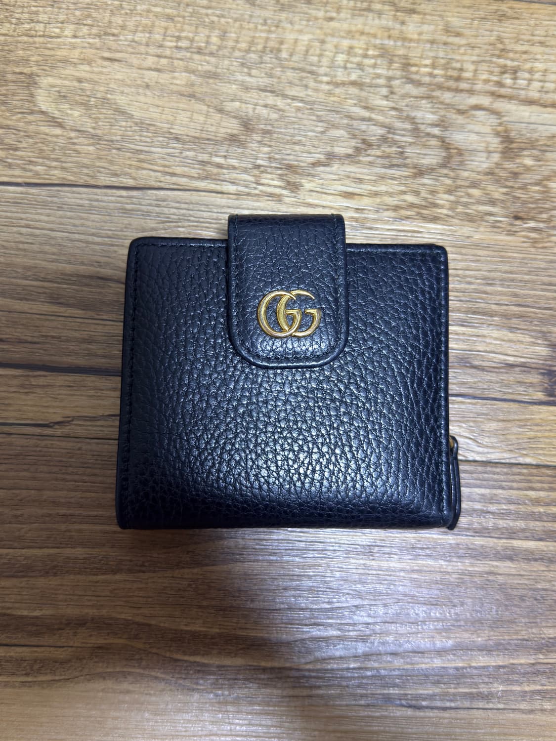 구찌 GG 마몬트 플랩 반지갑 블랙 팔아요 상품이미지2