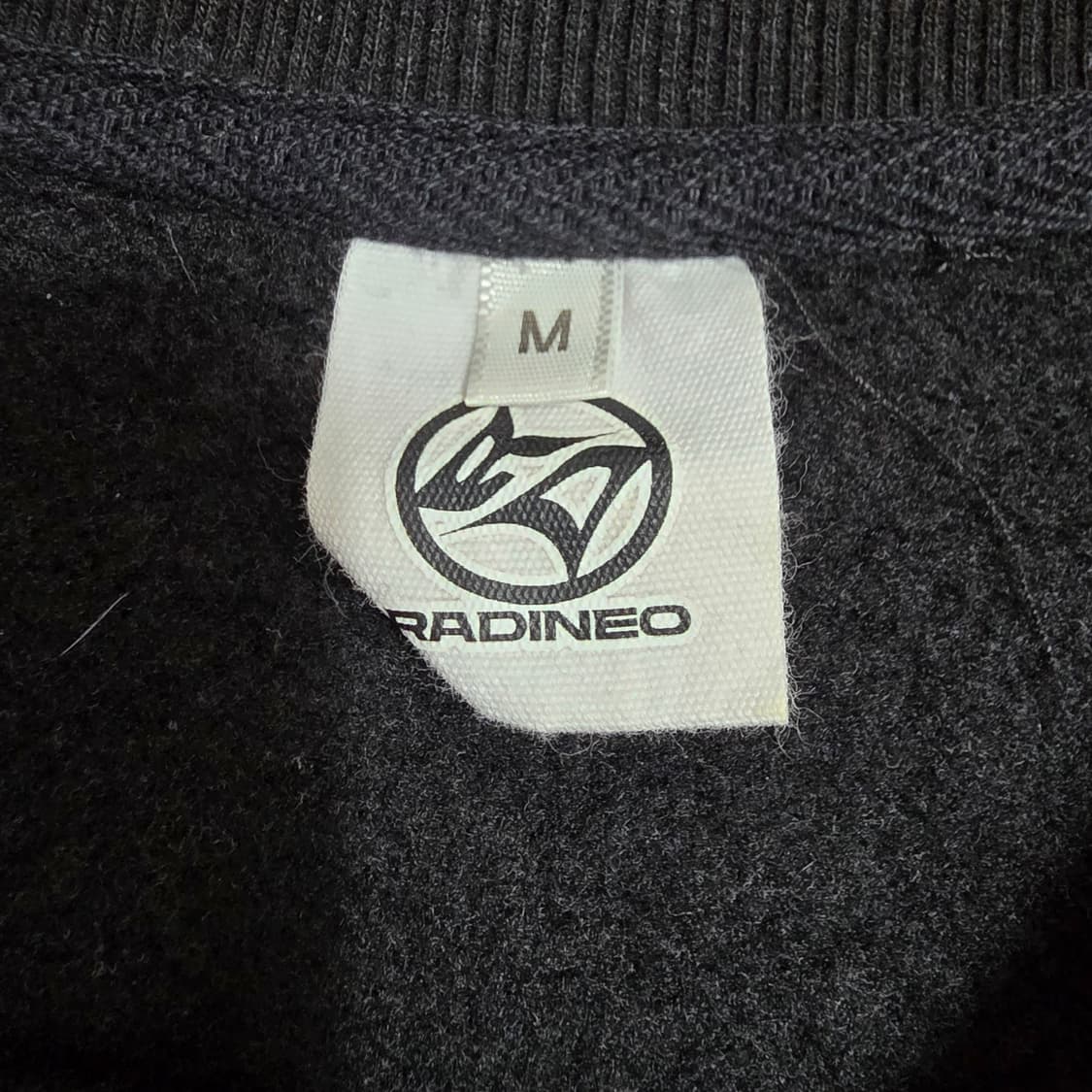 (M)라디네오 비컴 베어 맨투맨 기모 블랙 상품이미지5