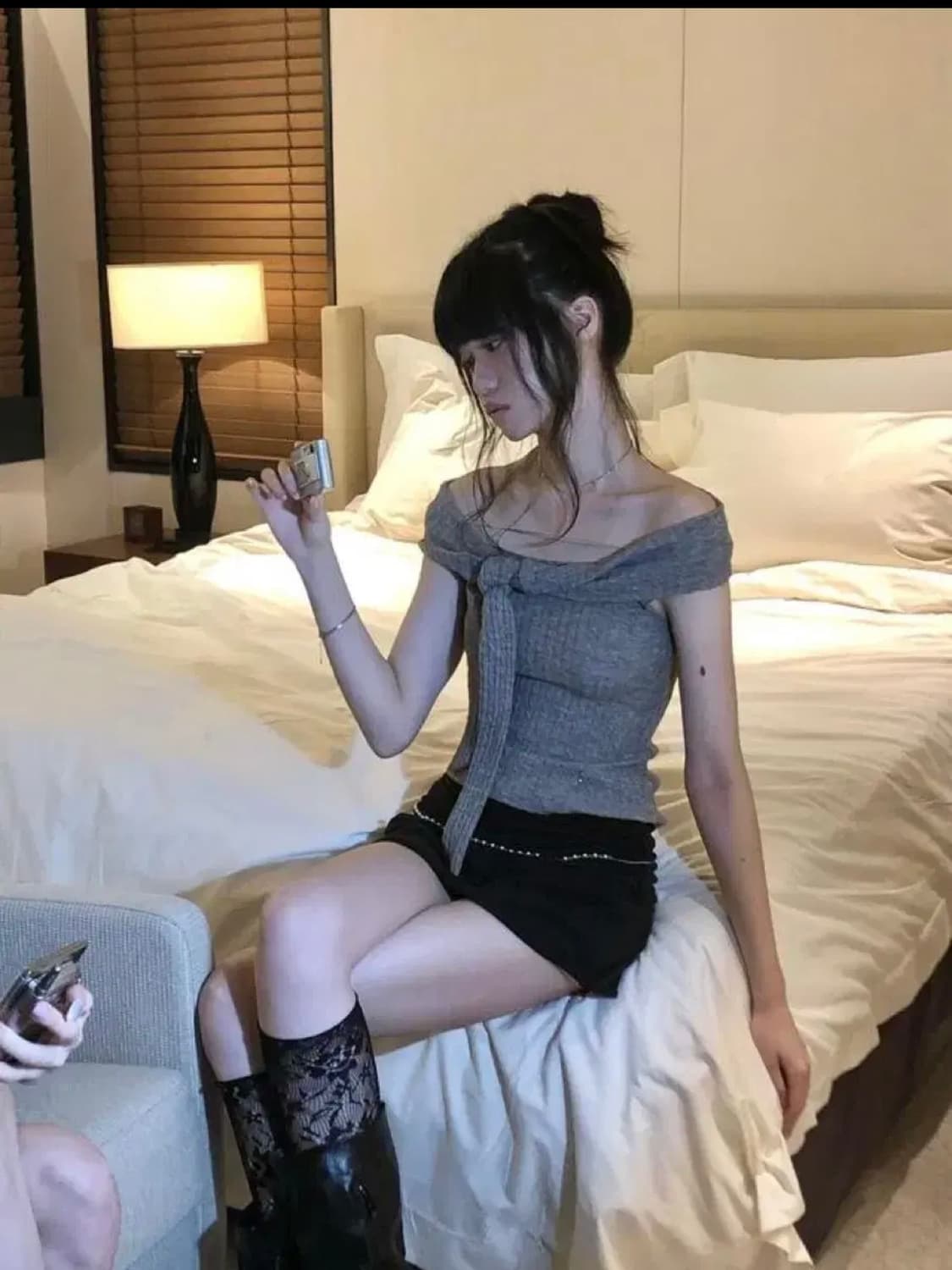 포어링 cana 사나 오프숄더 니트 그레이 리본 타이  상품이미지1