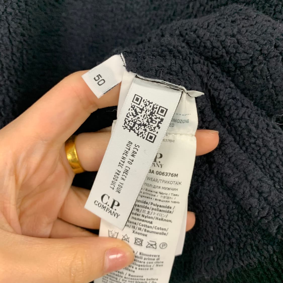 Cp컴퍼니 렌즈 블랙 부클 니트 상품이미지4