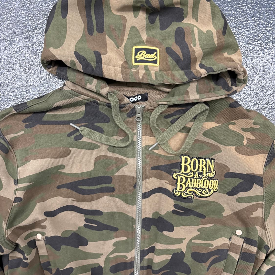 배드블러드 카모 크롭 후드집업 상품이미지3