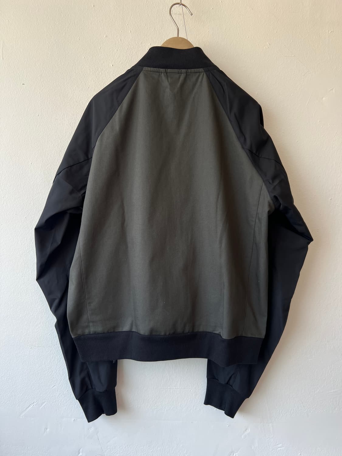 아디다스 남성 카키블랙 블루종점퍼 바람막이점퍼 상품이미지3