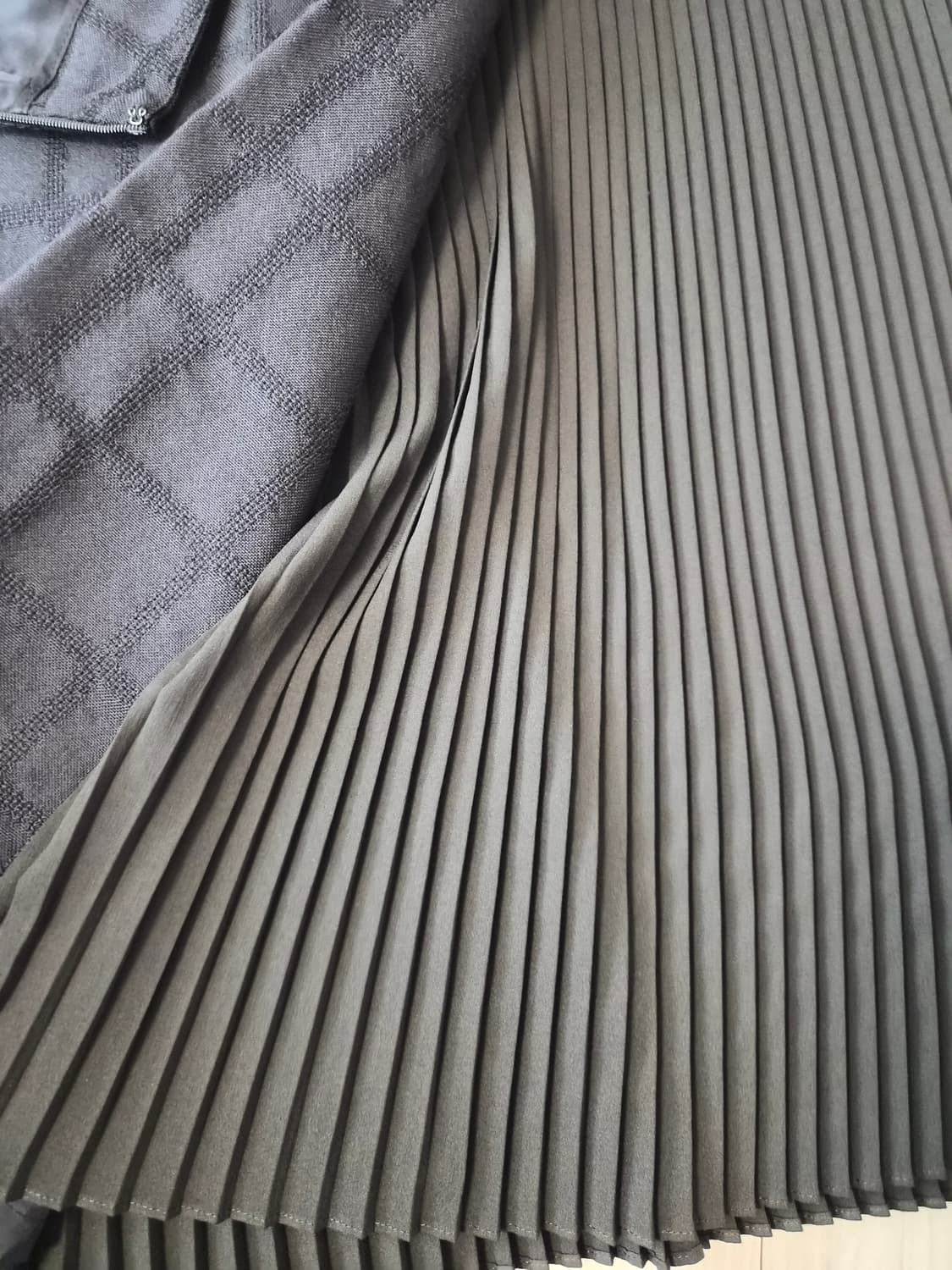 스튜디오 톰보이 아뜰리에 랩 스타일 플리츠 스커트 (네이비) 상품이미지4