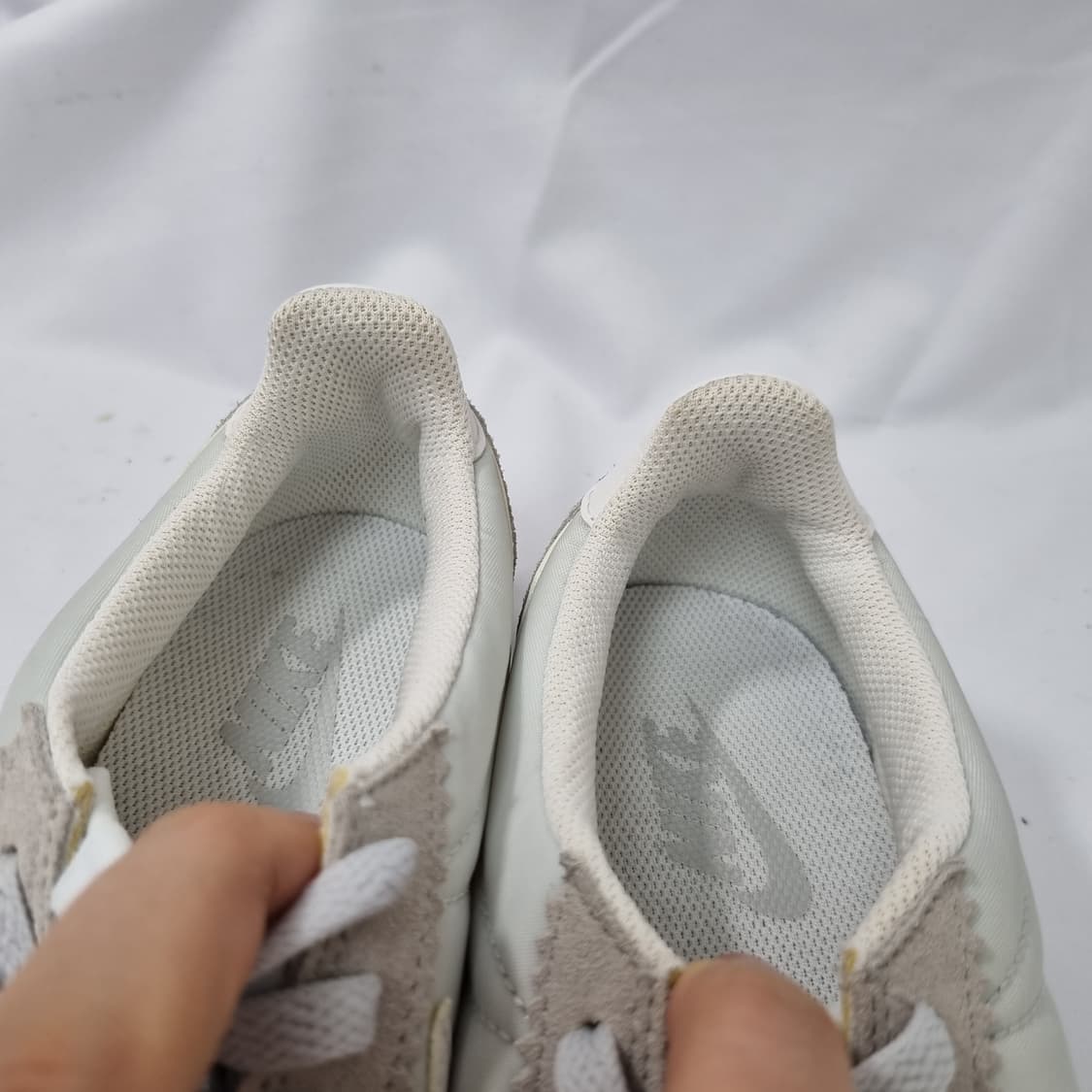 240 나이키 코르테즈 퓨어 플래티넘 스니커즈 상품이미지6