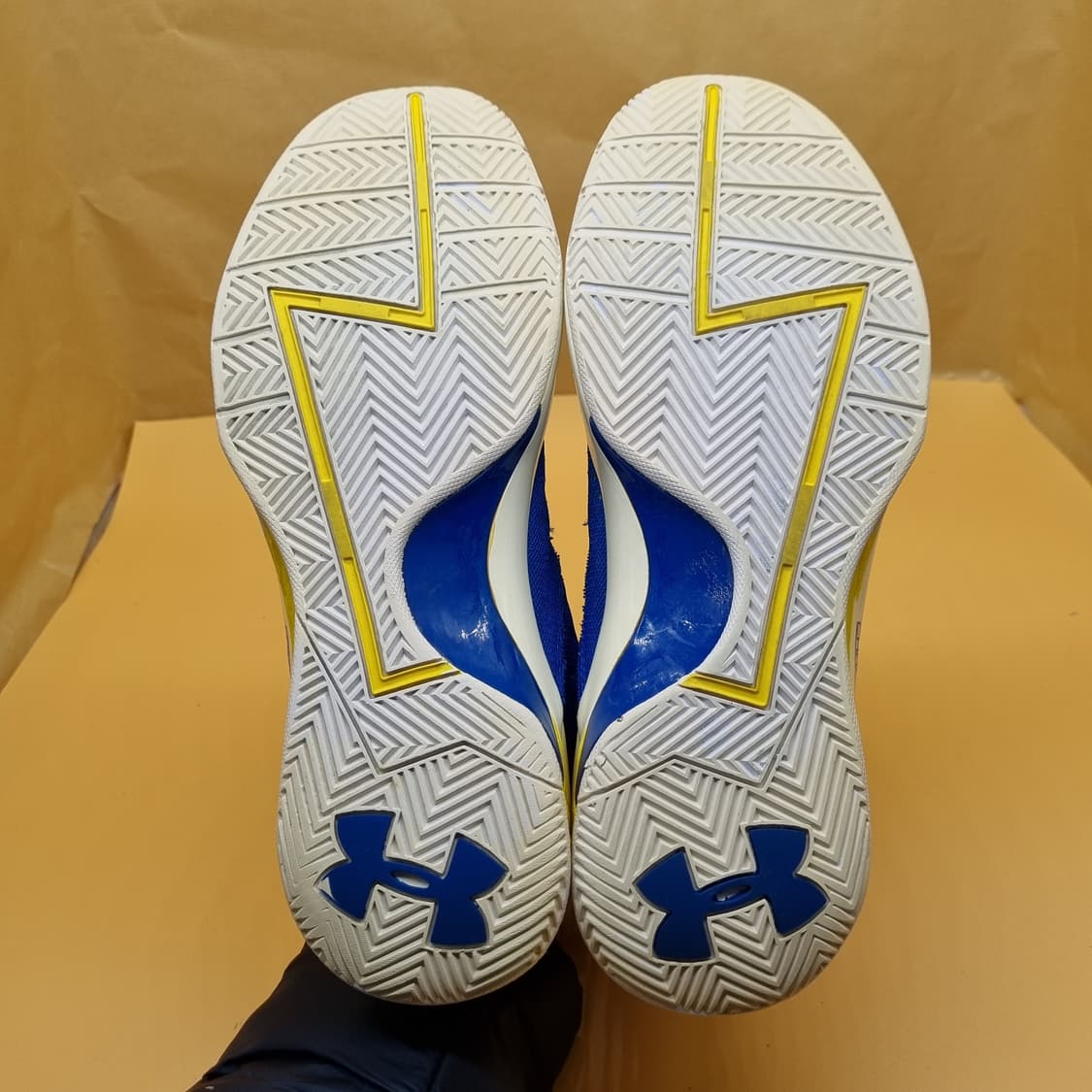 언더아머 커리1 레트로 농구화실사이즈280 상품이미지3