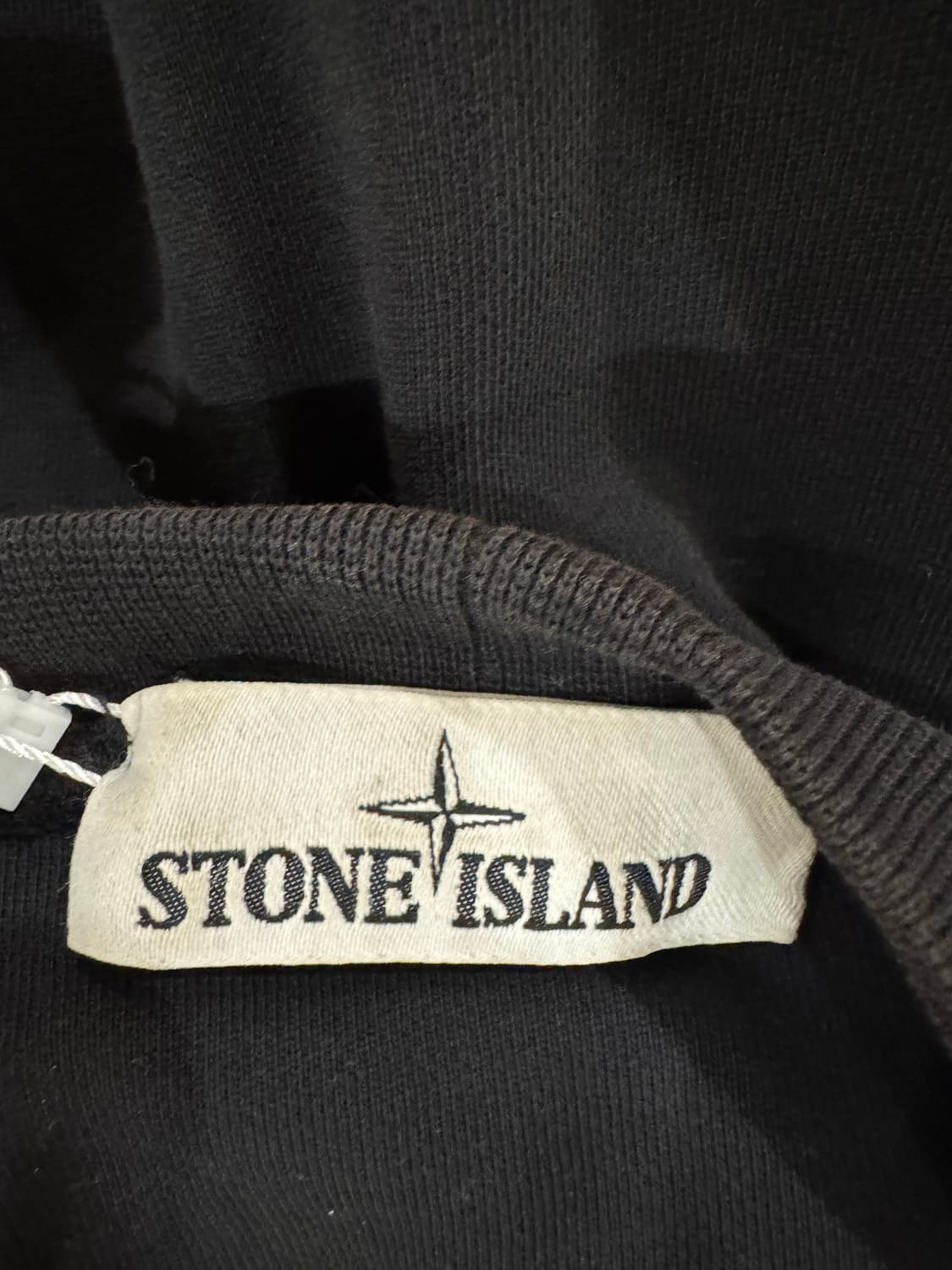 스톤아일랜드 블랙 스웻 셔츠 상품이미지4