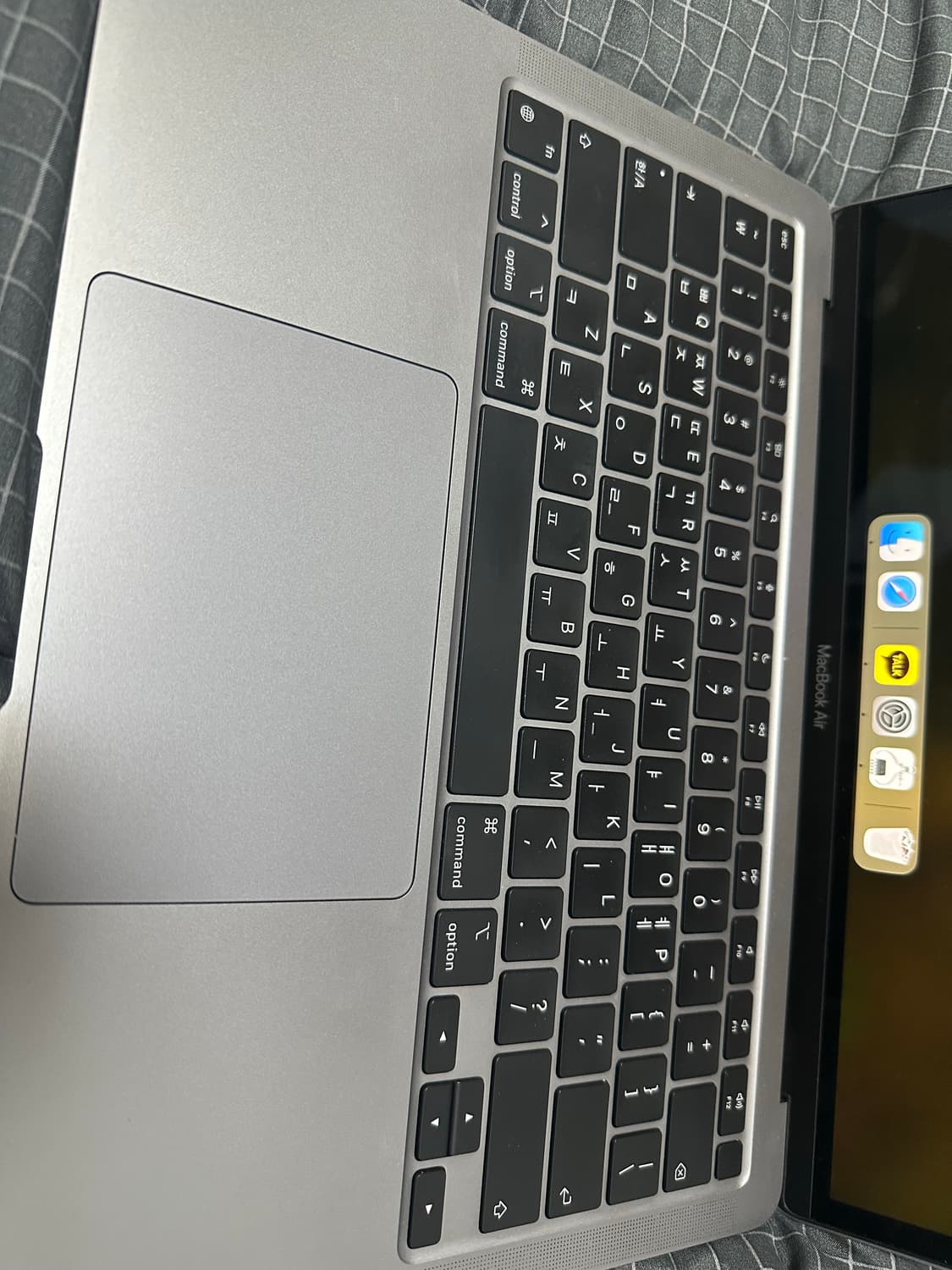 (신품급)애플 맥북에어 M1 2020 8GB 스페이스 그레이 상품이미지7