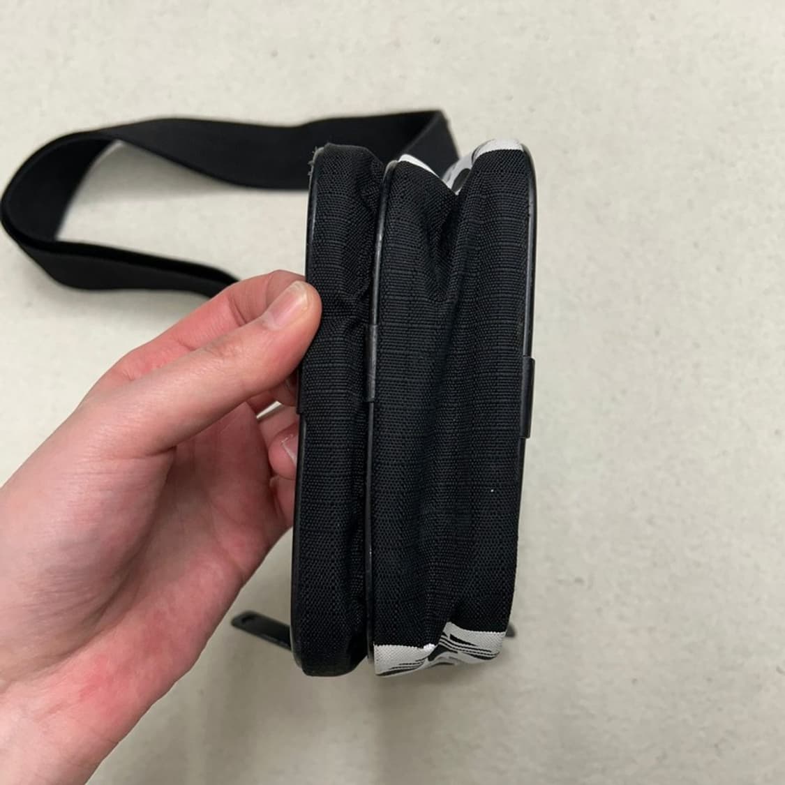 아디다스 트레포일 미니 크로스백 블랙 상품이미지4