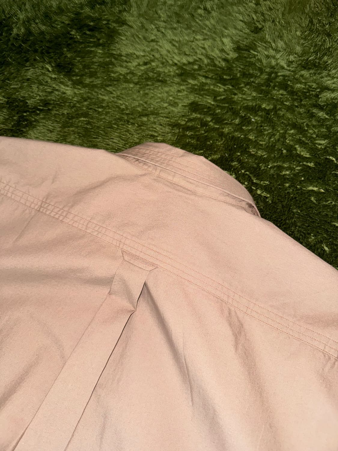 [L] SHIRTER 셔터 스티치 디테일 루즈 핏 셔츠 베이지 상품이미지9