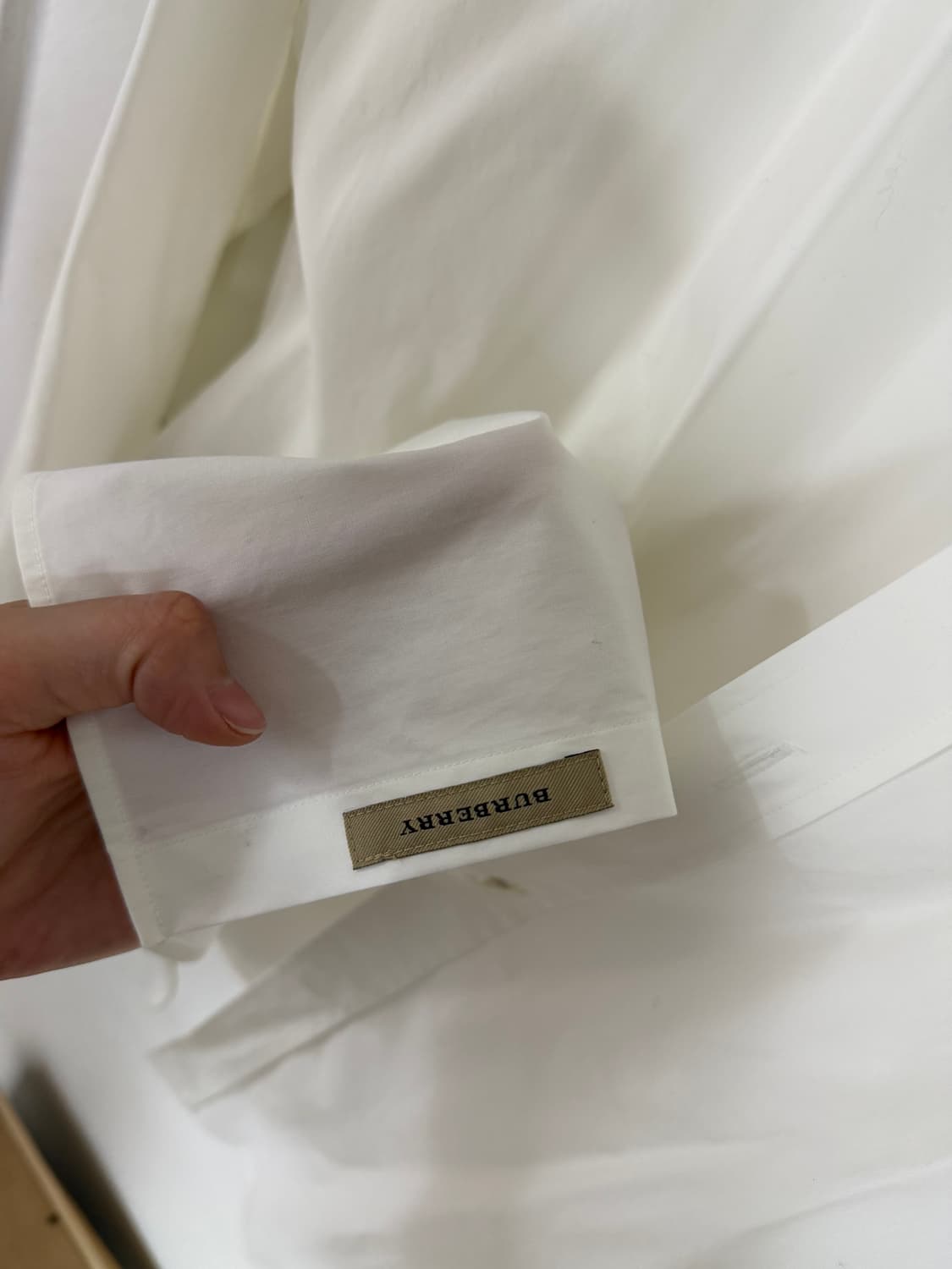 버버리 정품 (BURBERRY) 스트라이프 커프스 화이트 셔츠 XL 상품이미지4