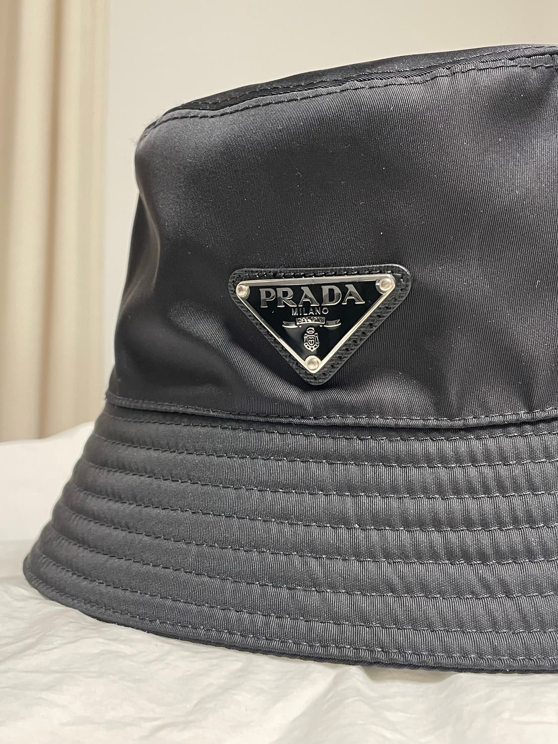프라다 버킷햇 상품이미지1