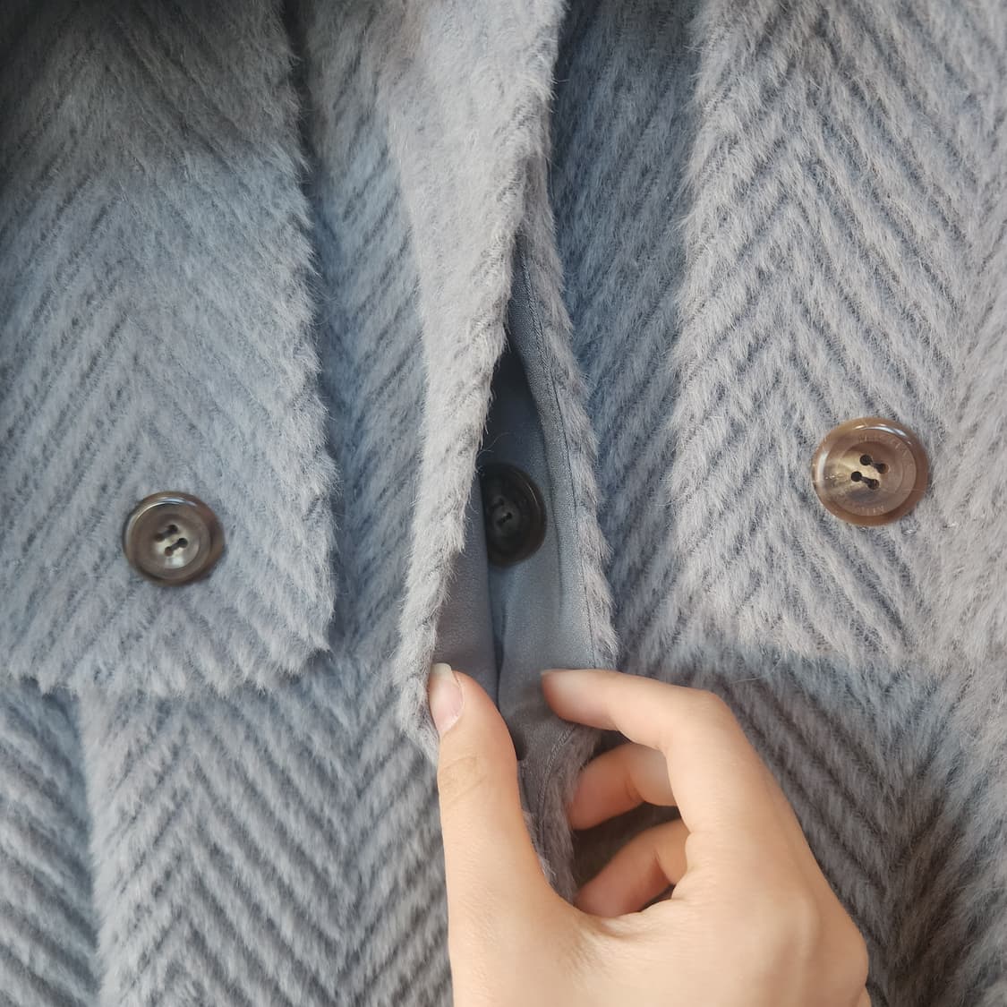 미샤 헤링본 롱 코트 상품이미지4