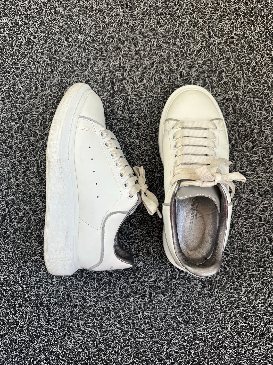 알렉산더 맥퀸 오버솔 스니커즈 39/245 상품이미지2