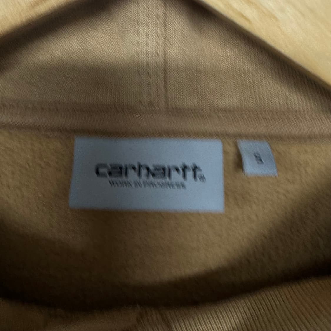 칼하트 스몰로고 후드티 베이지 상품이미지3