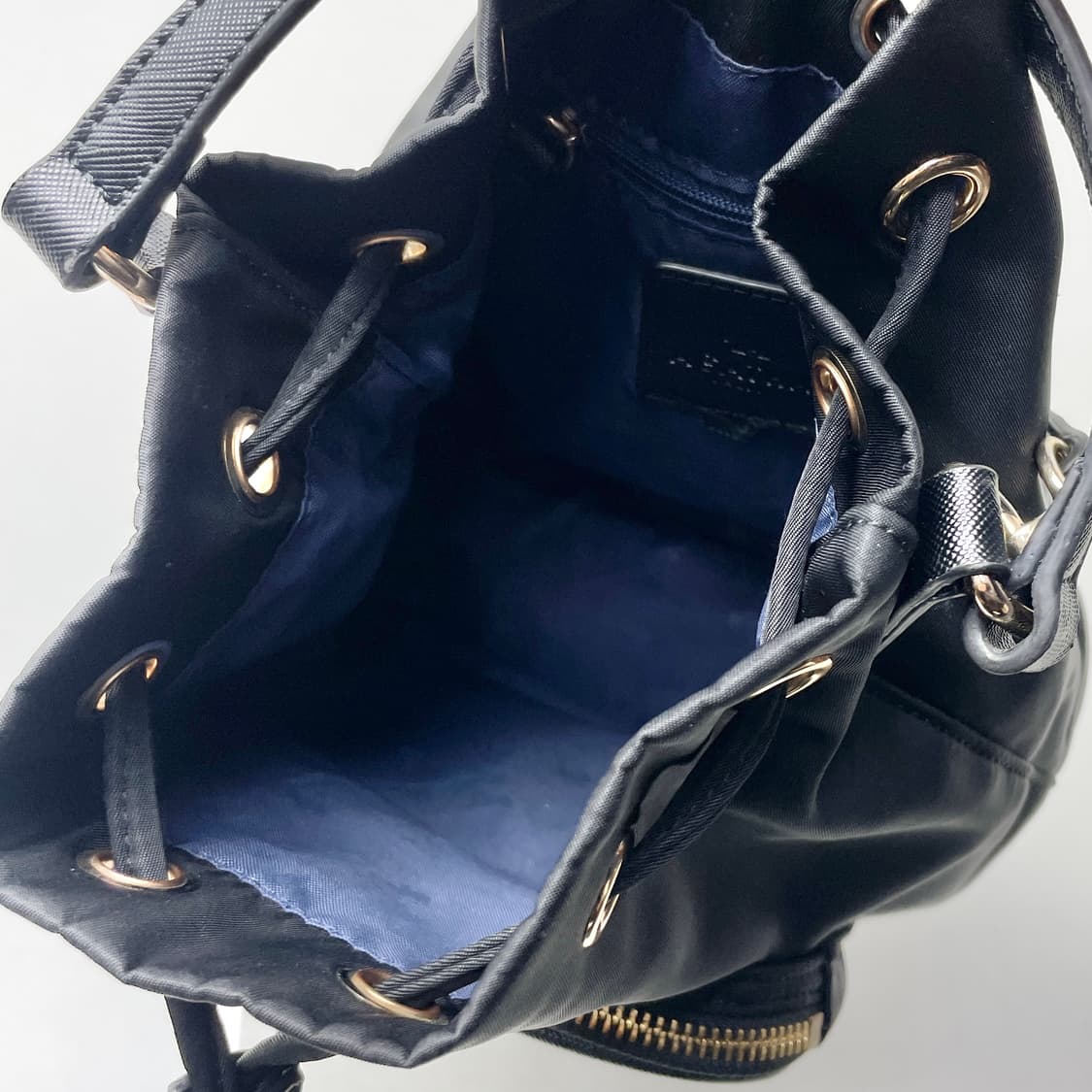 [중고] 아가타 나일론 복조리 크로스백 상품이미지3