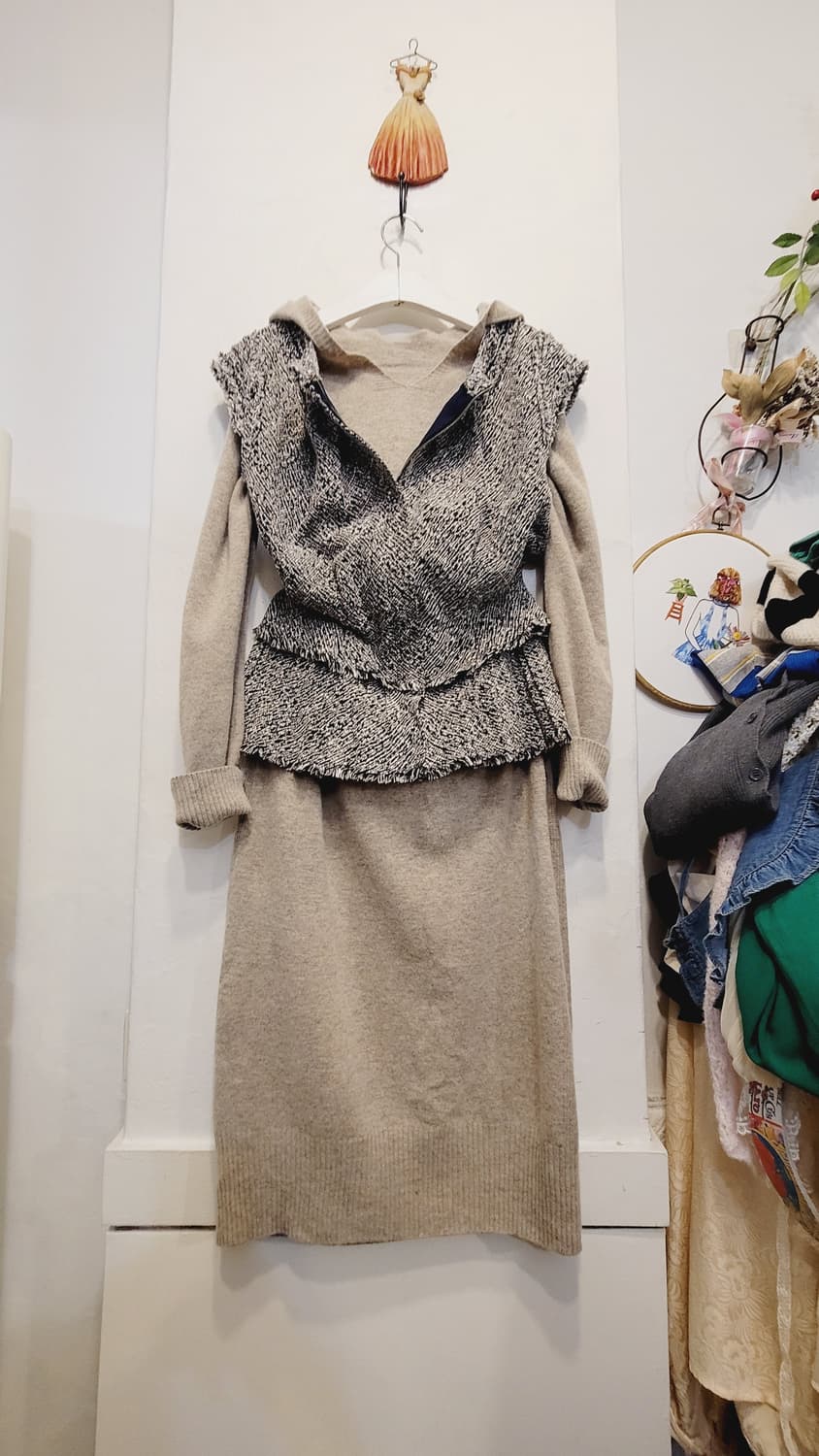 수입 홀가먼트 후드 울 니트 원피스.마인 셔링 펨플럼 집업 트위드 상품이미지1