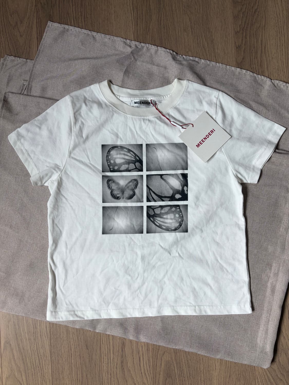 민더리 BUTTERFLY FILM T-SHIRT - WHITE 상품이미지4
