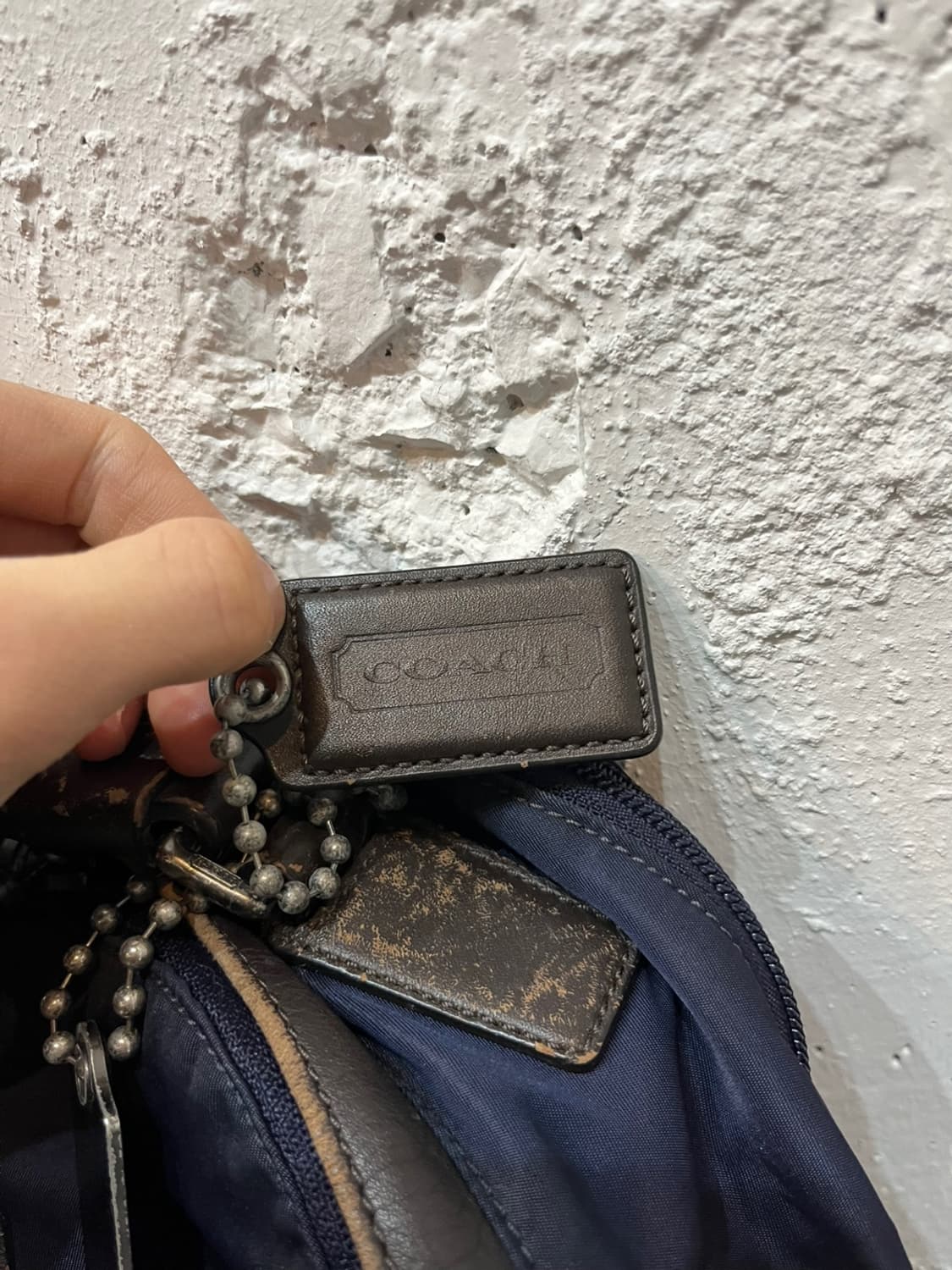 COACH 코치 레더 트리밍 백팩 네이비 상품이미지4