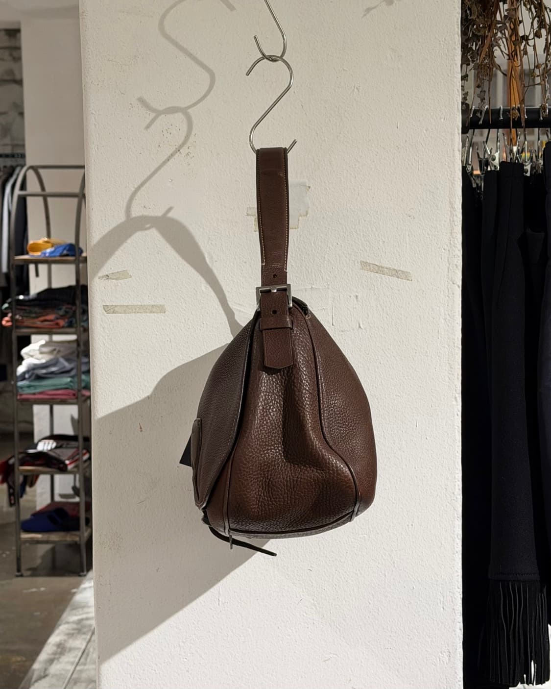 프라다 브라운 레더 숄더백 상품이미지5