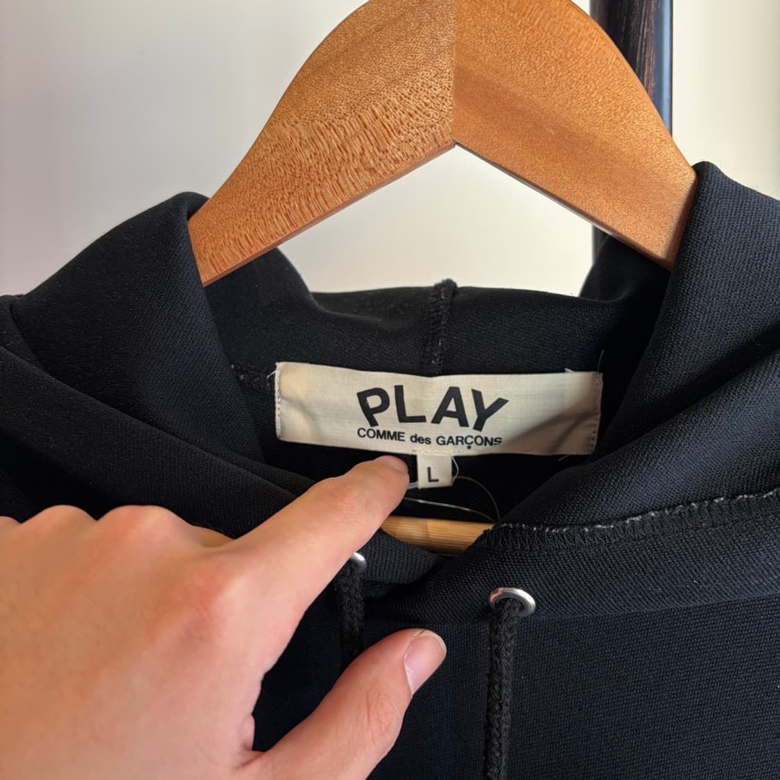 15335 - 꼼데가르송 레드 와펜 후드티 상품이미지5